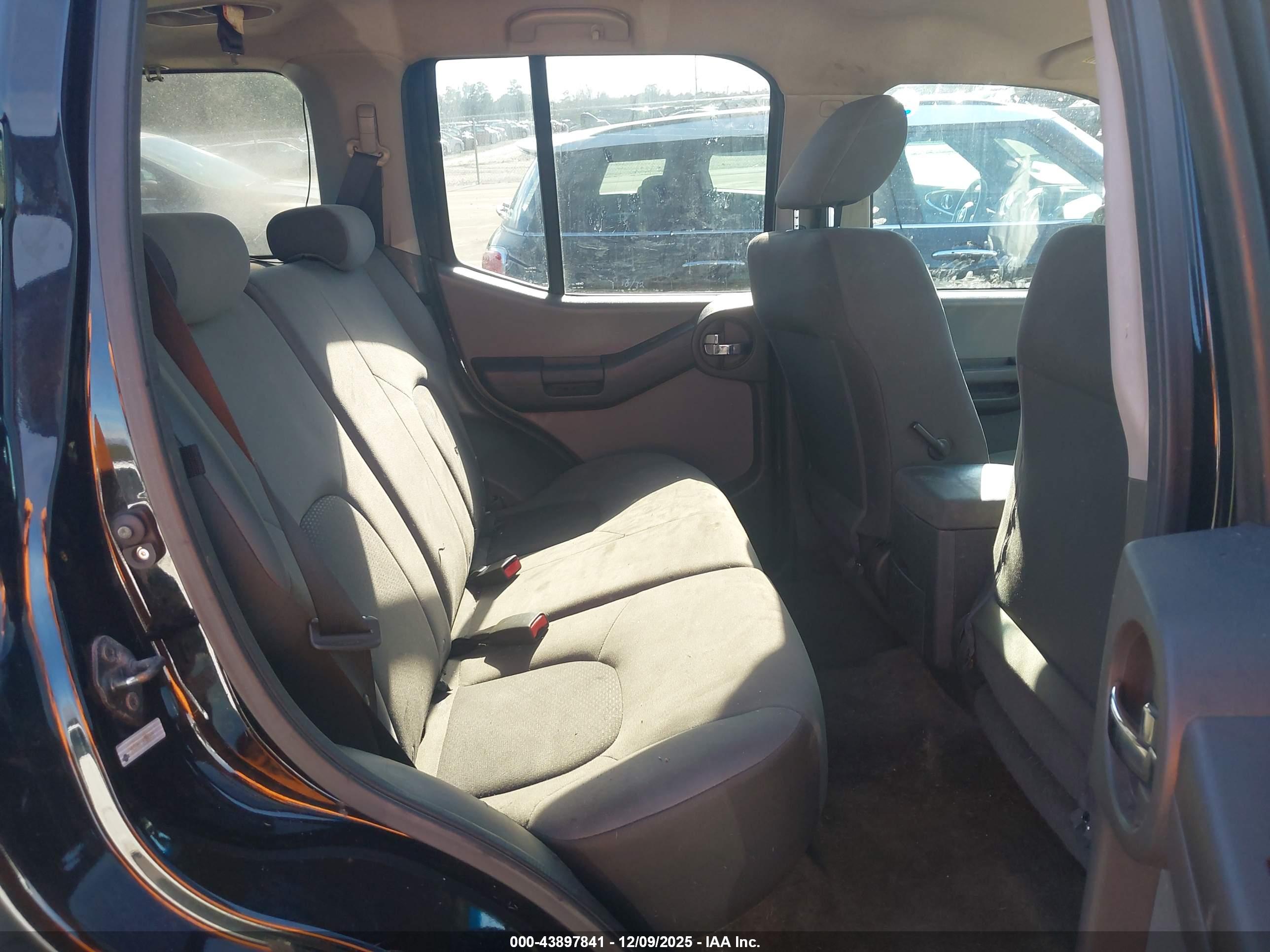 NISSAN XTERRA image 8