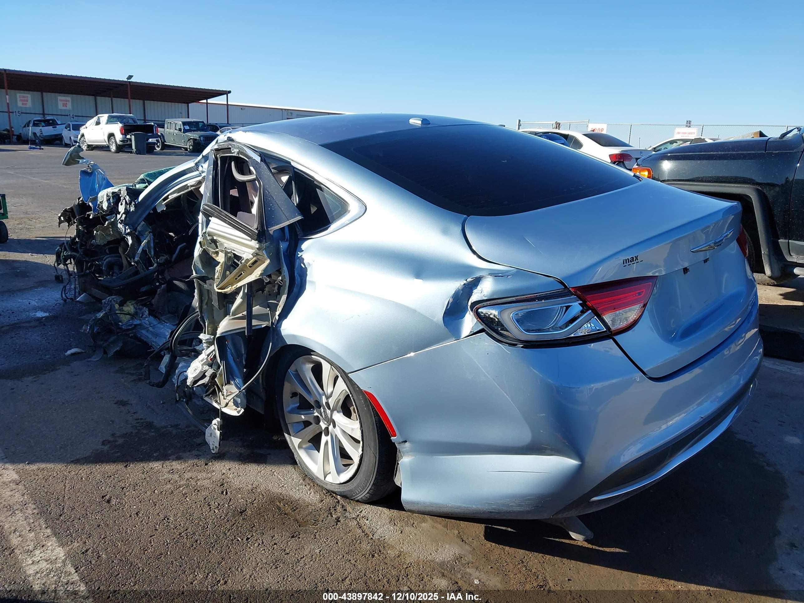 CHRYSLER 200 image 3