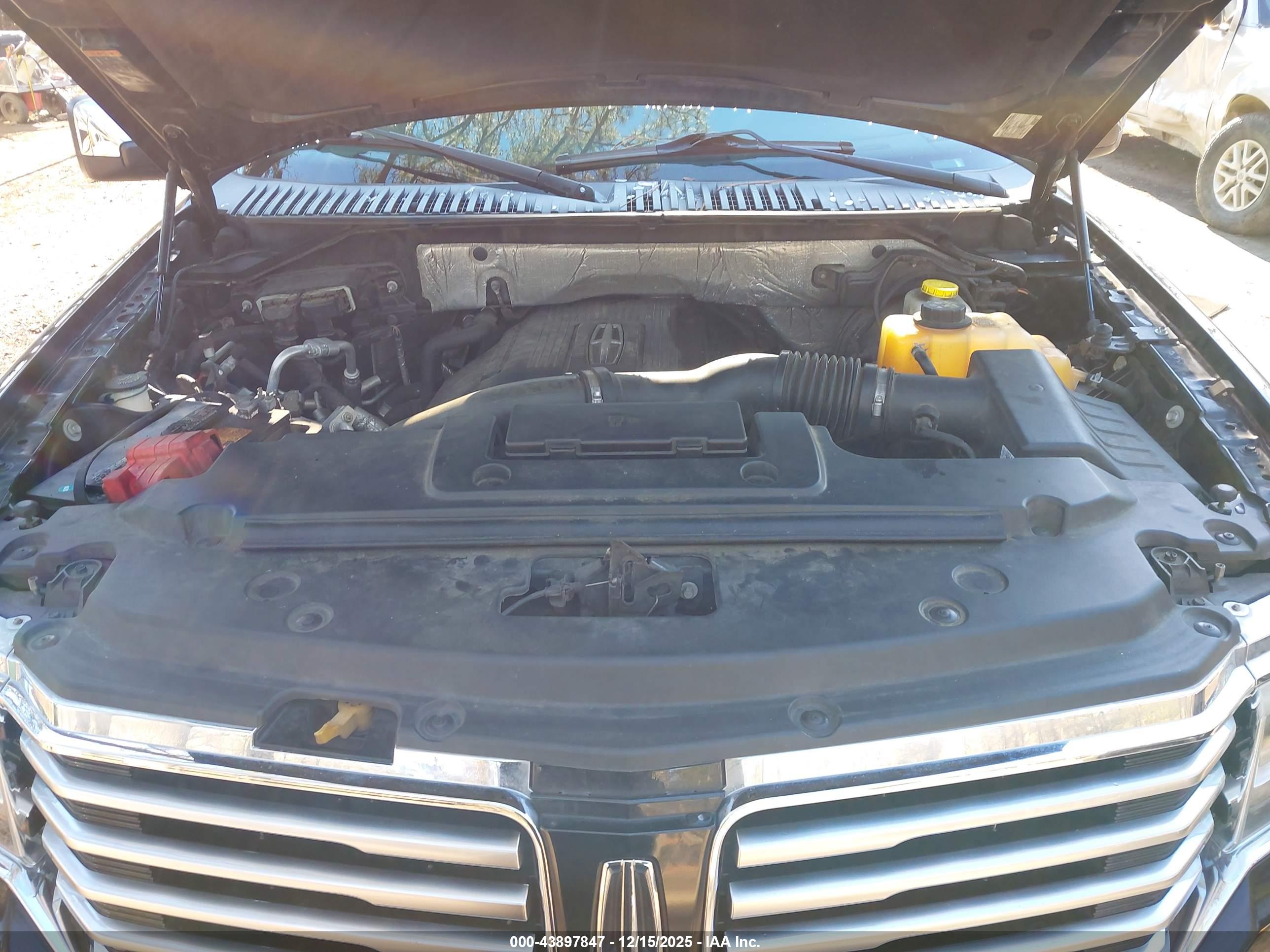 LINCOLN NAVIGATOR image 10