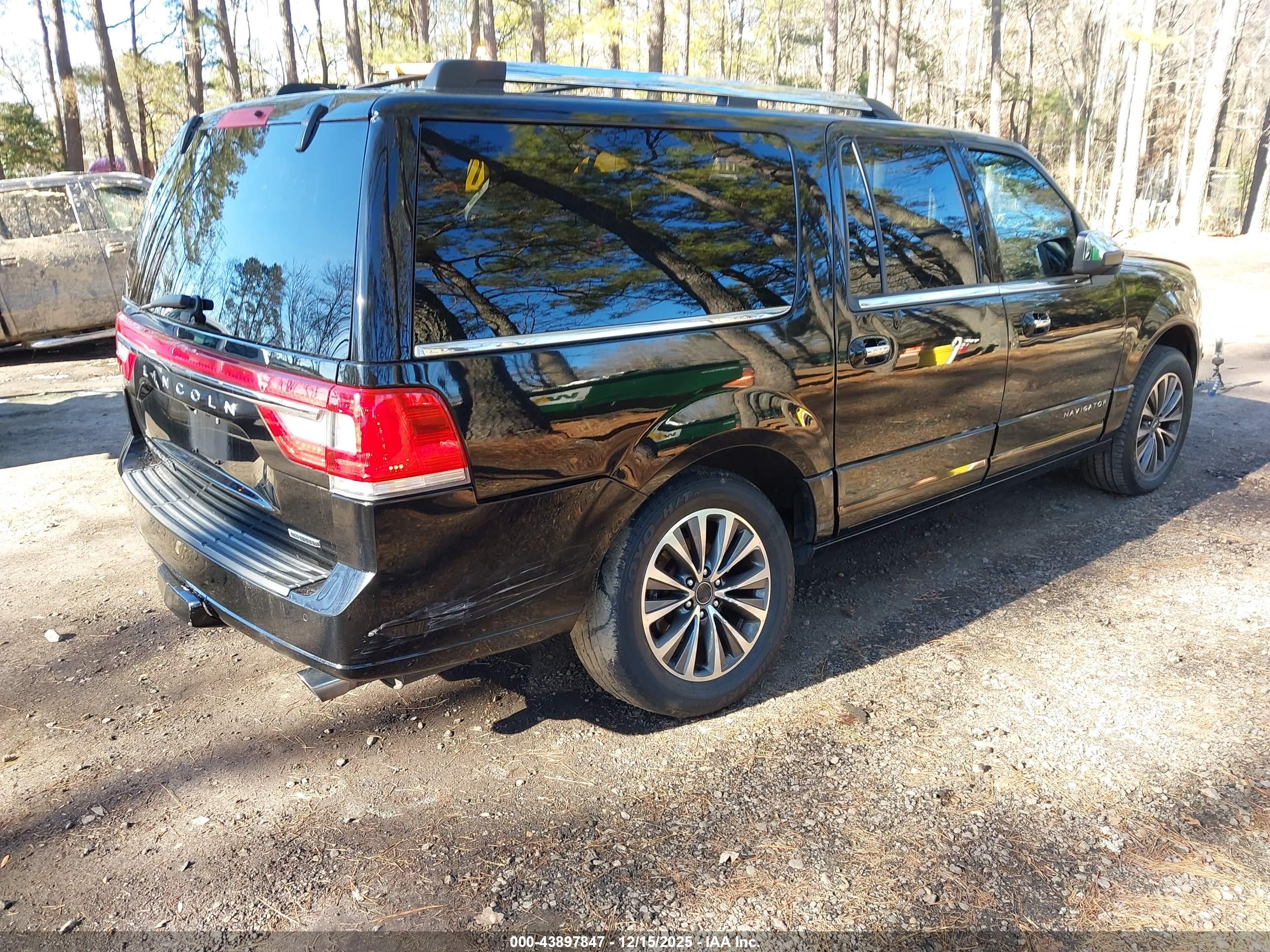 LINCOLN NAVIGATOR image 4