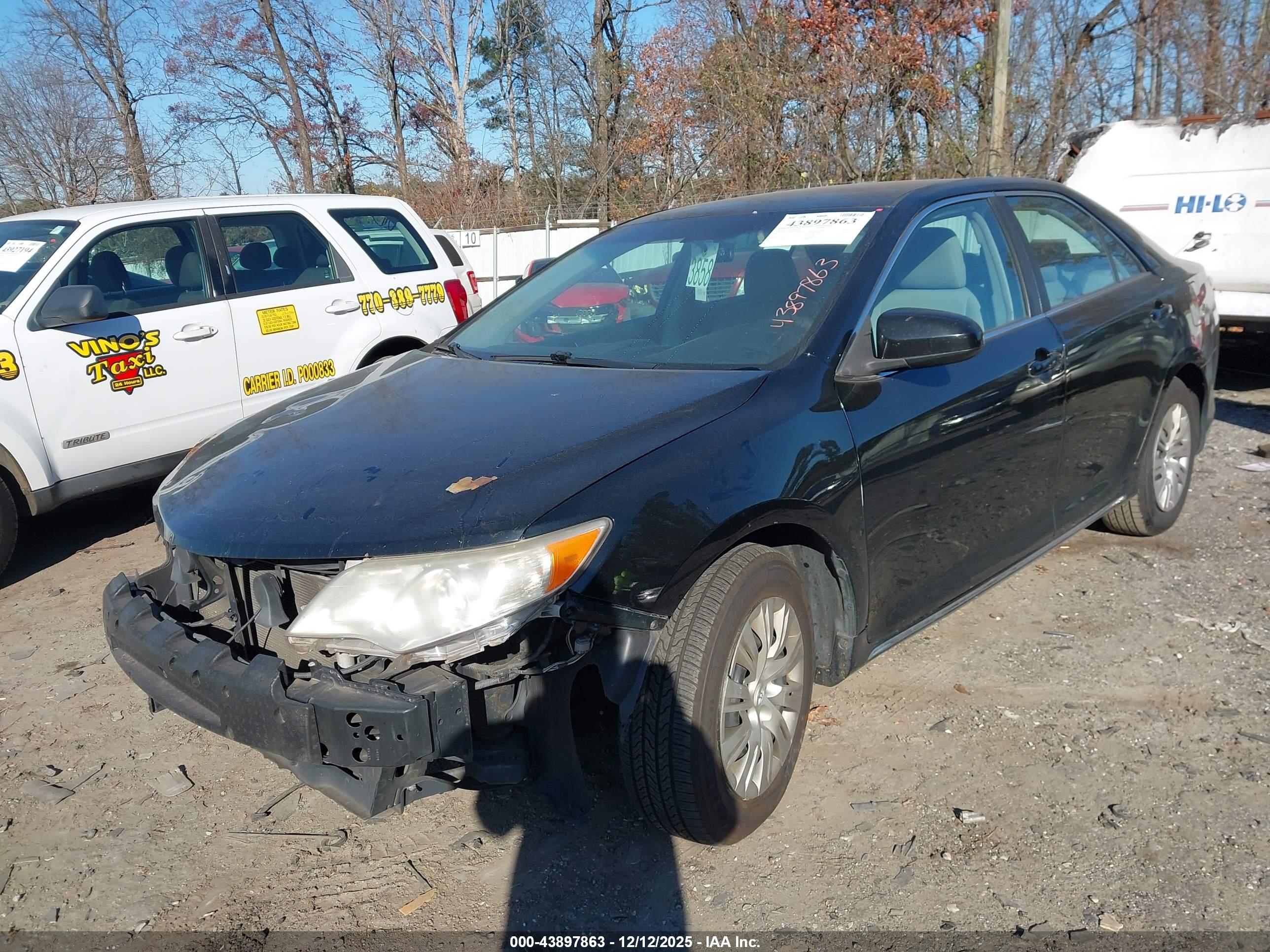 TOYOTA CAMRY image 2