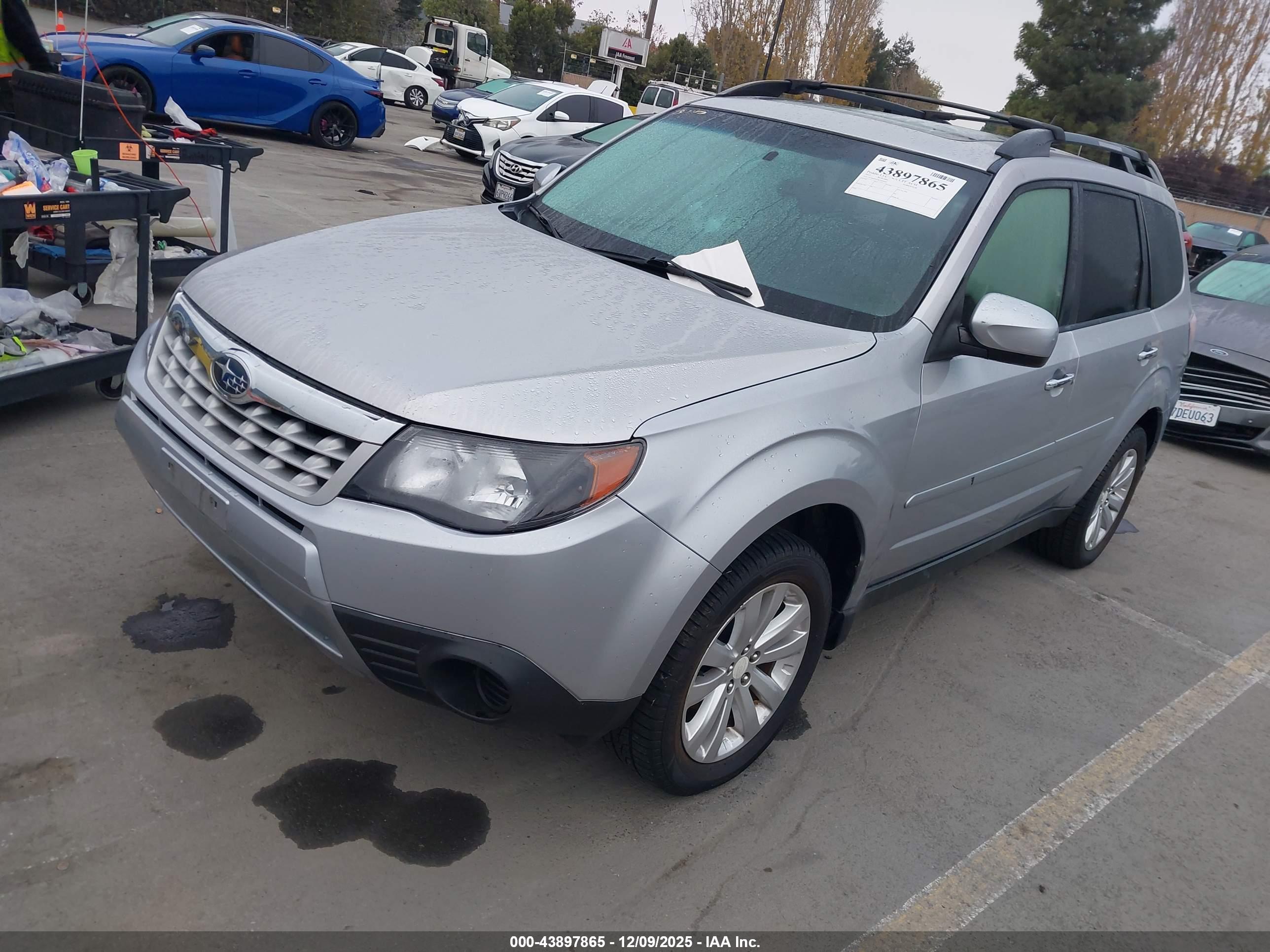SUBARU FORESTER image 2