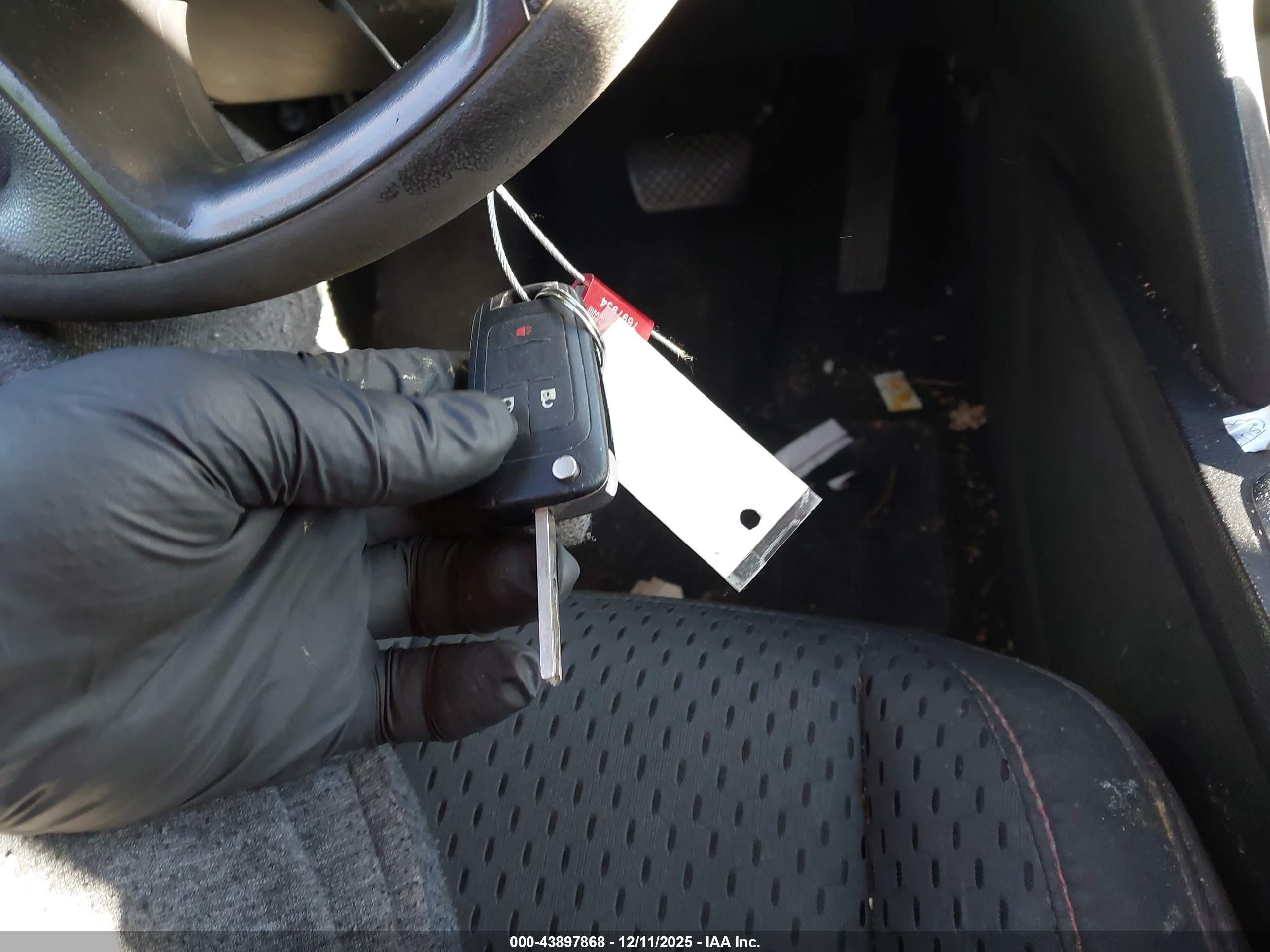 CHEVROLET EQUINOX image 11