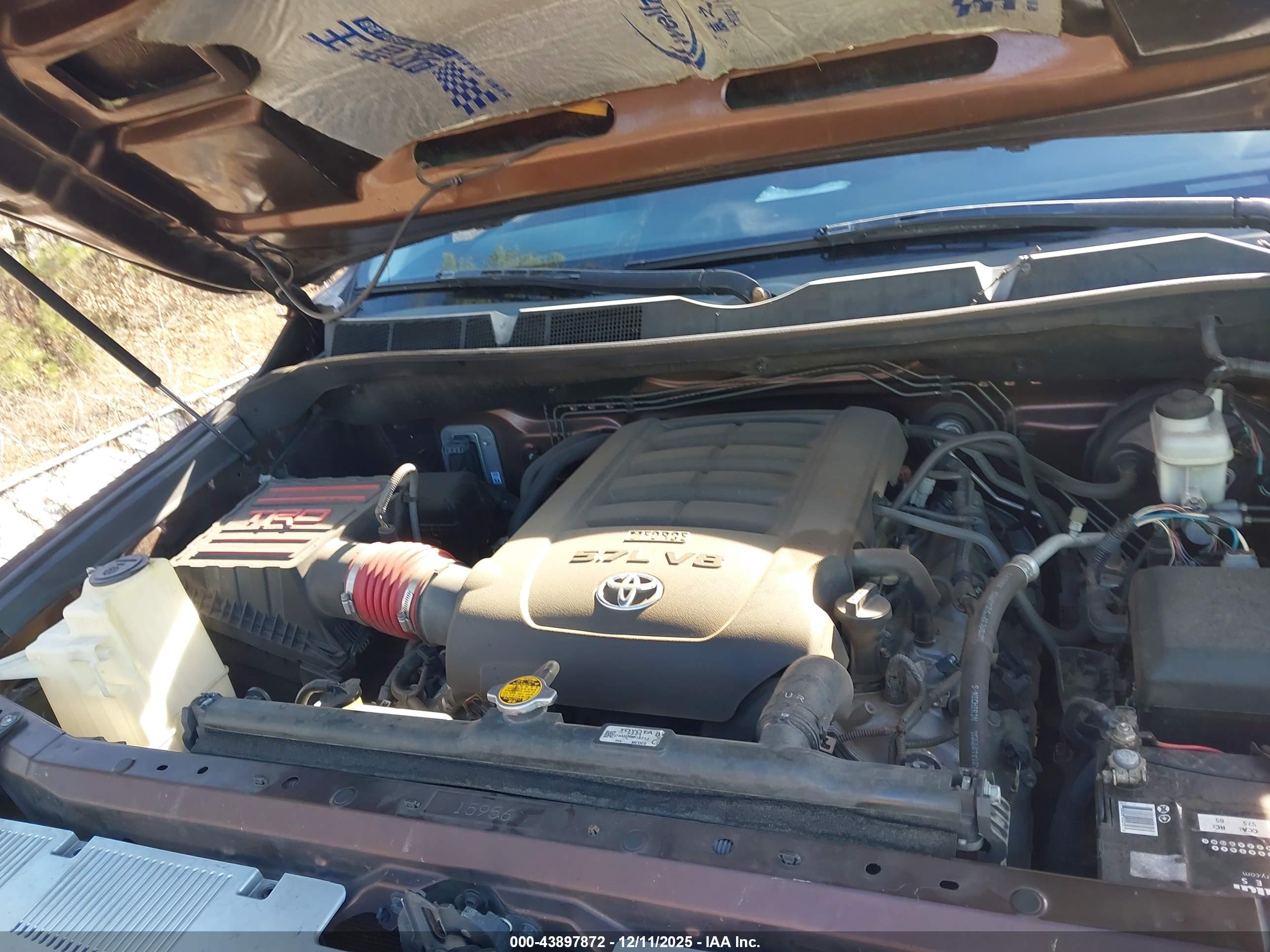 TOYOTA TUNDRA image 10