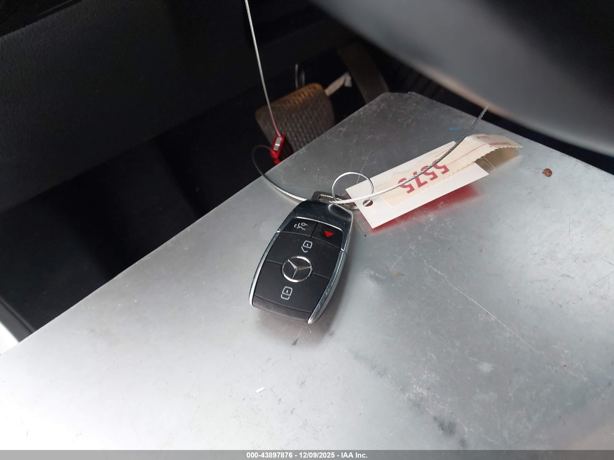 MERCEDES-BENZ A image 11