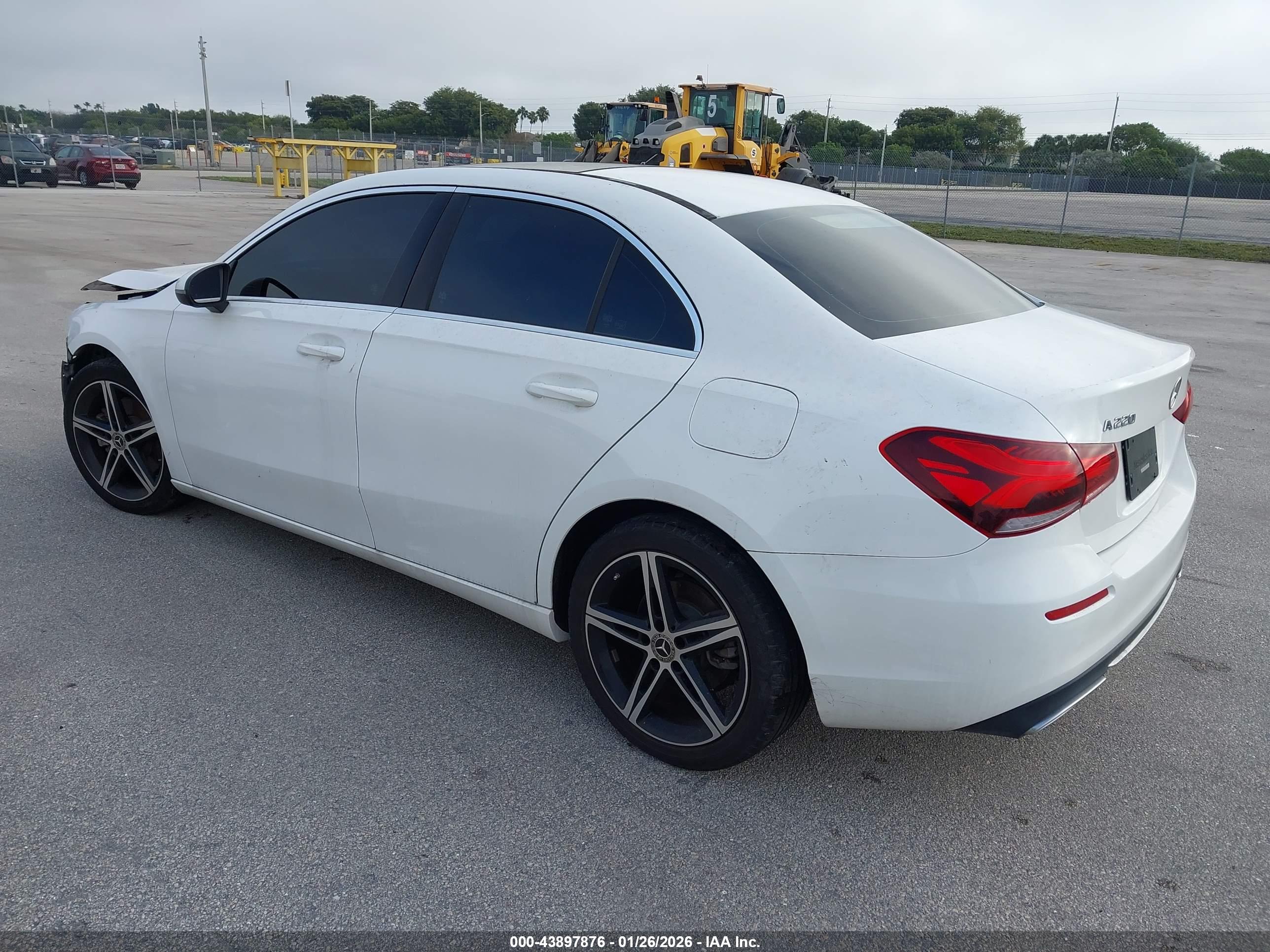 MERCEDES-BENZ A image 3
