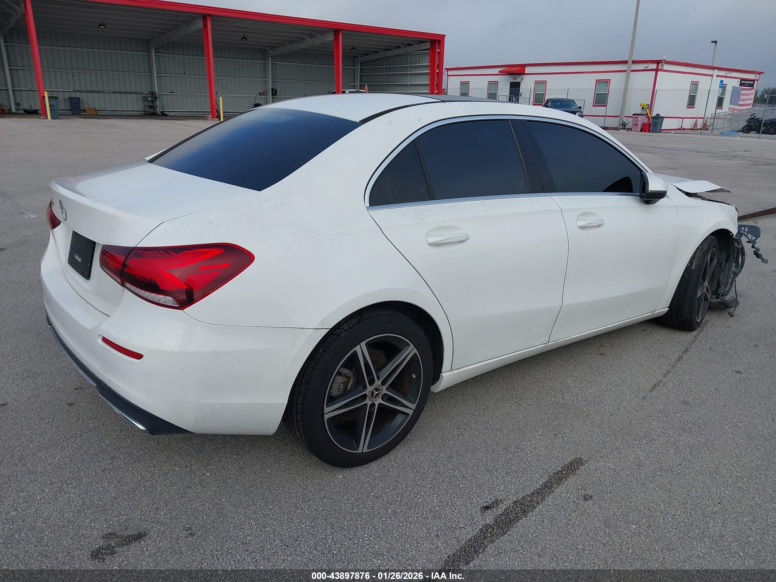 MERCEDES-BENZ A image 4