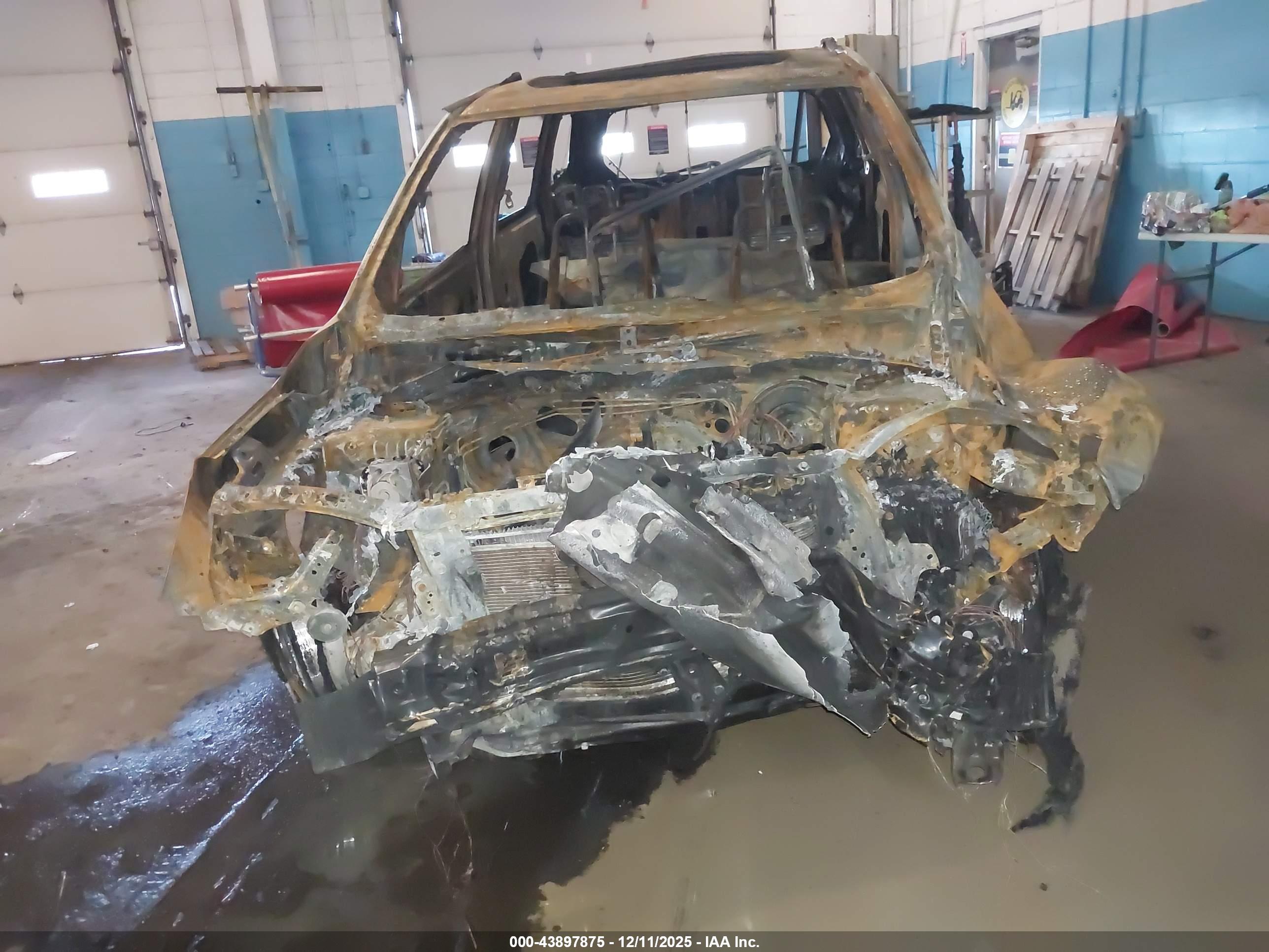 SUBARU FORESTER image 6