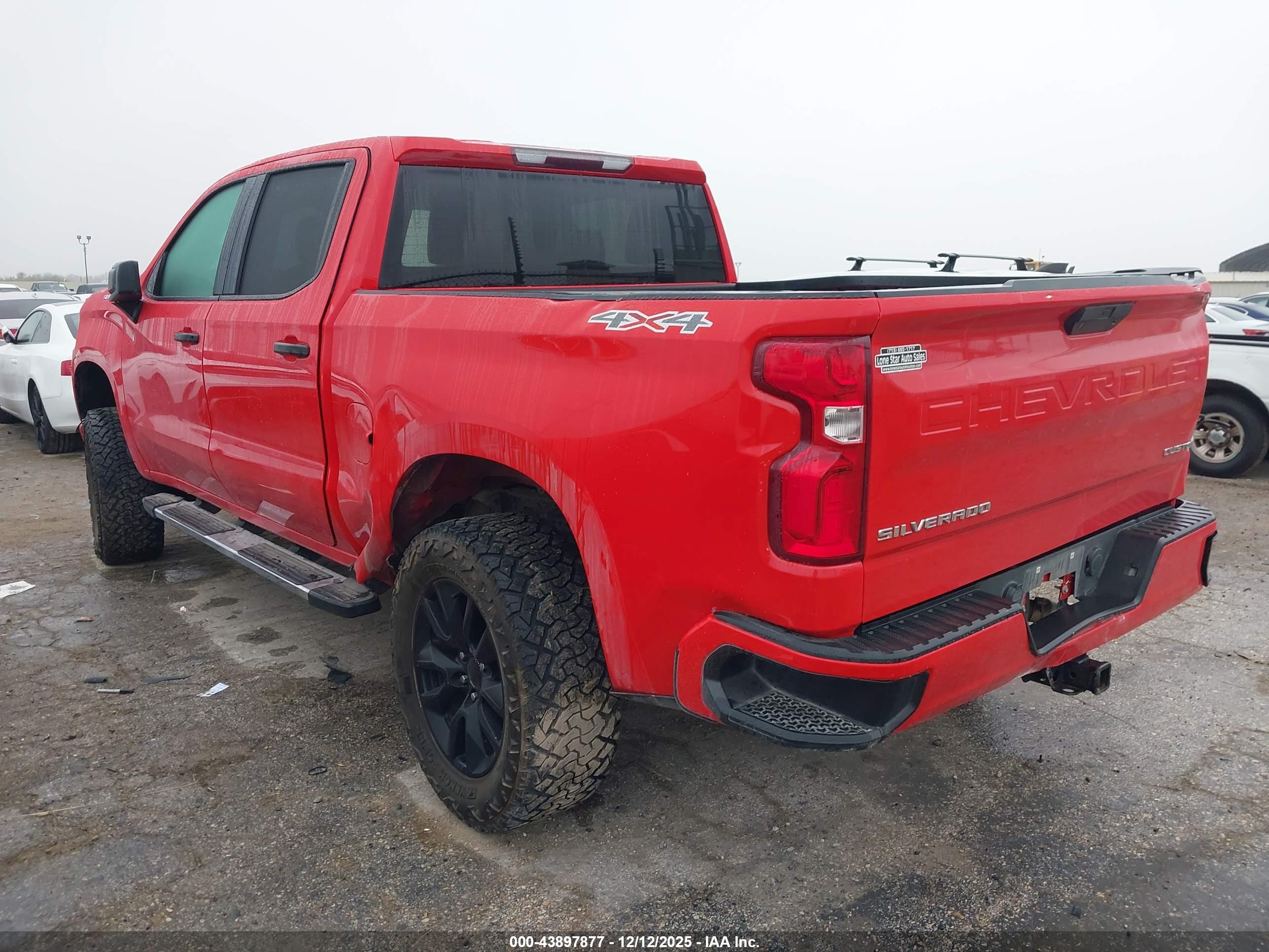 CHEVROLET SILVERADO image 3