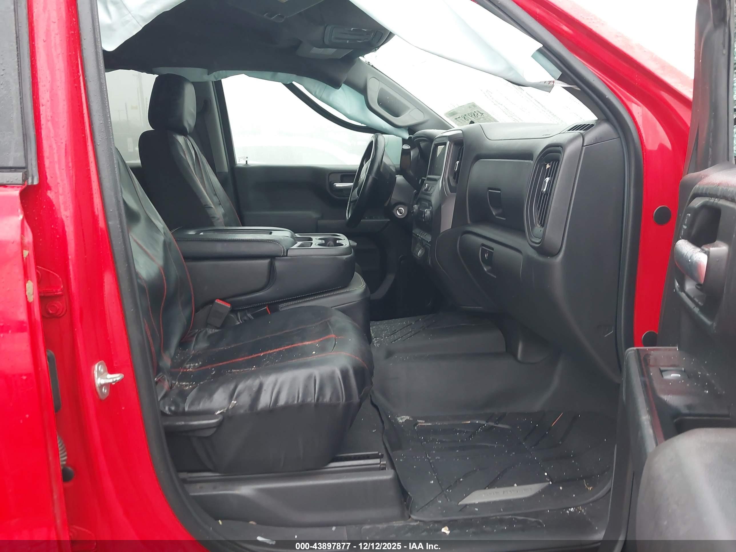 CHEVROLET SILVERADO image 5
