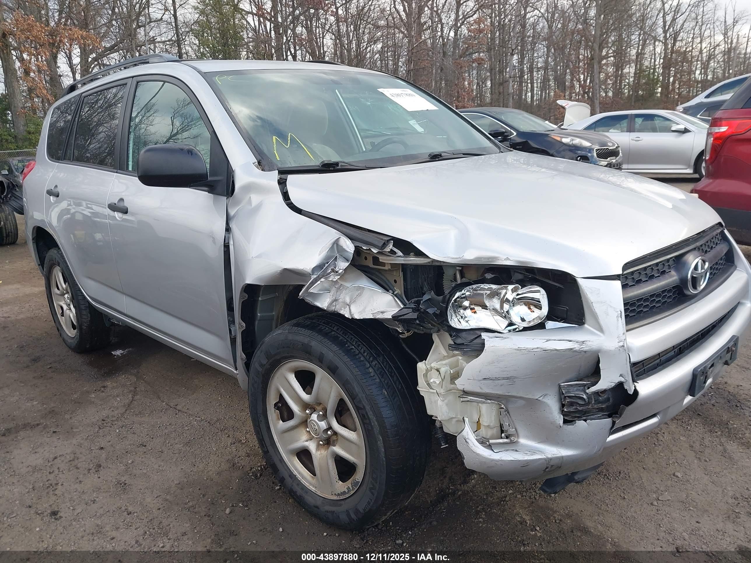 TOYOTA RAV4 image 6