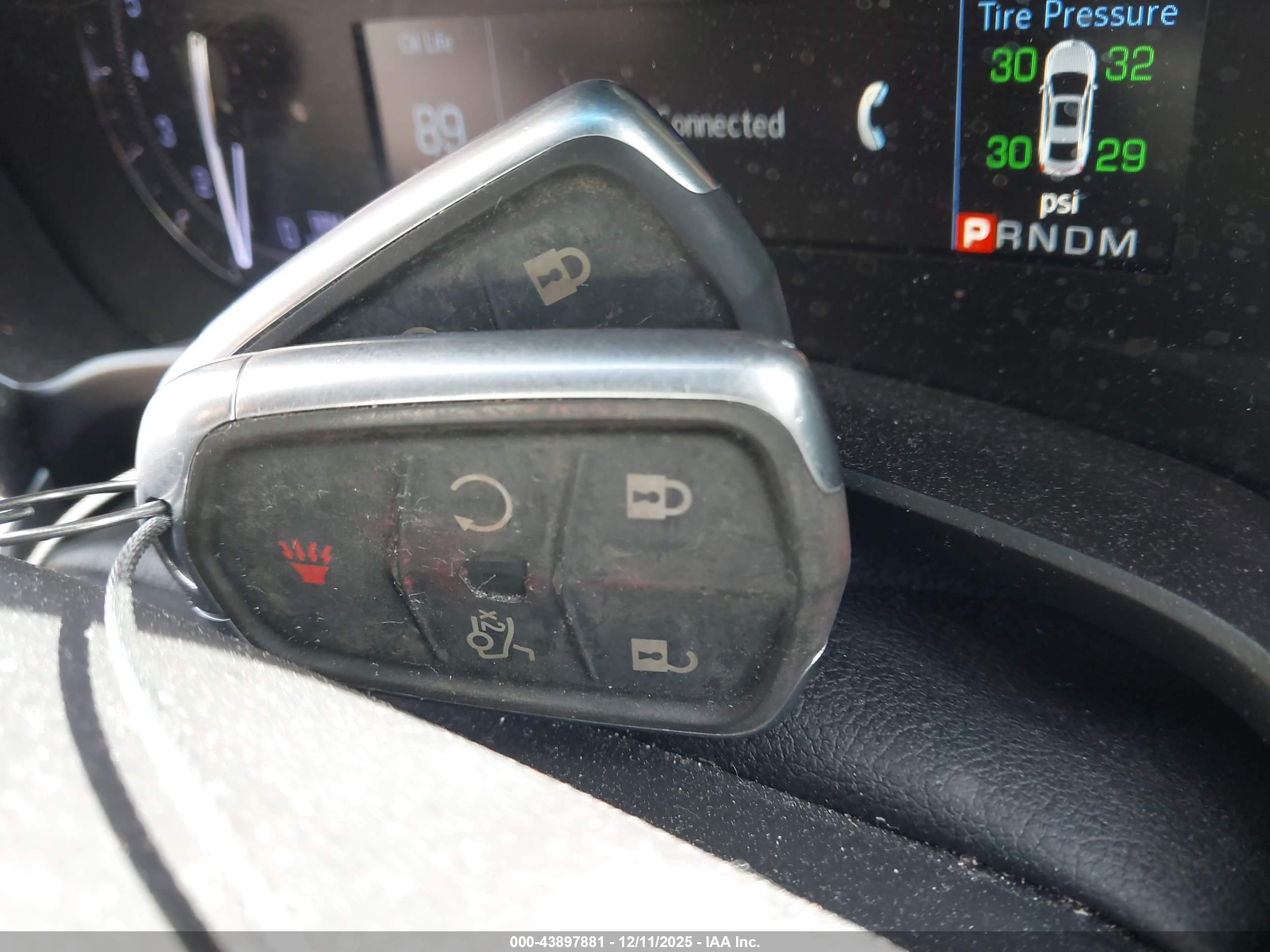 CADILLAC XTS image 11