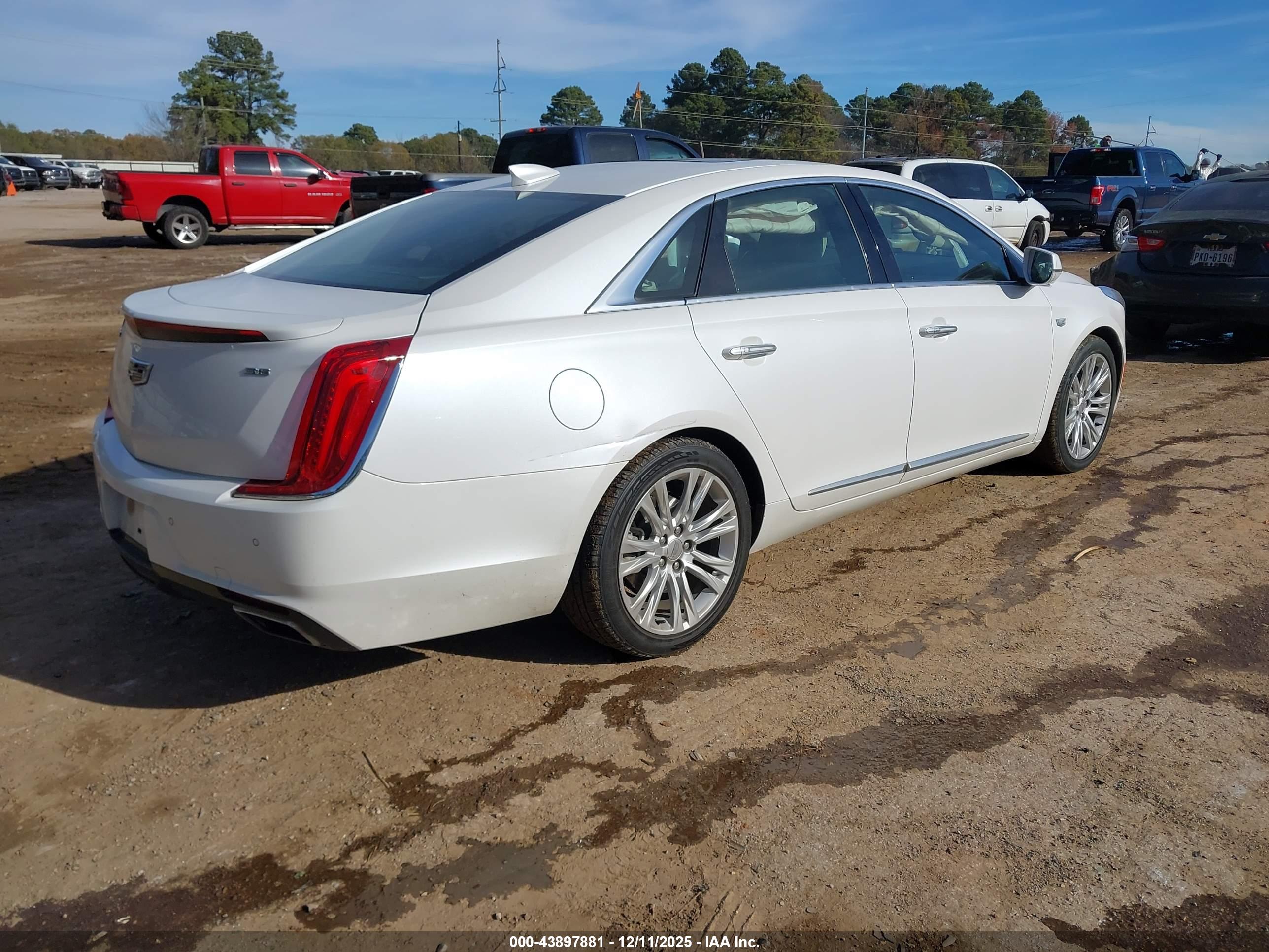 CADILLAC XTS image 4