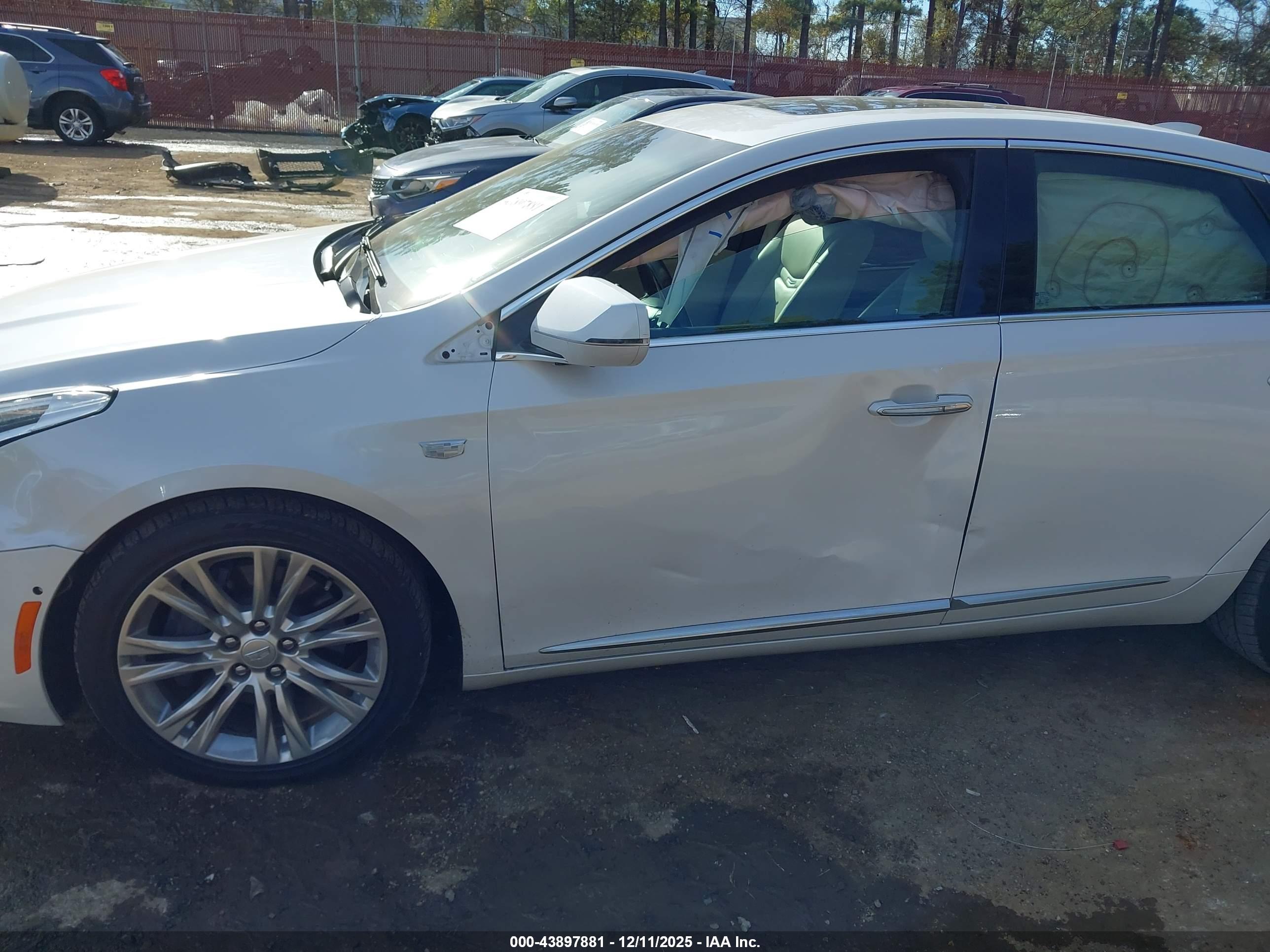 CADILLAC XTS image 6