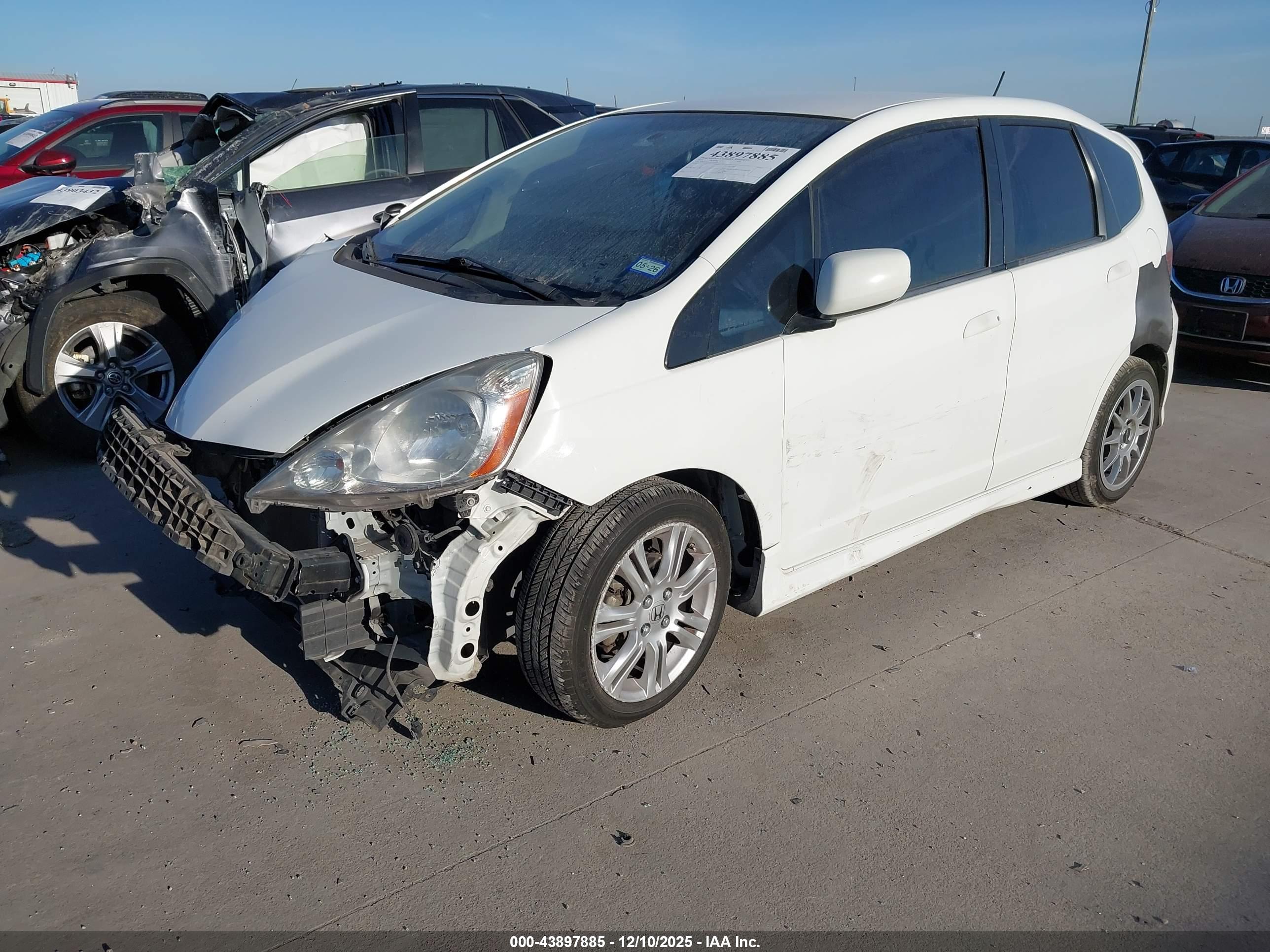 HONDA FIT image 2