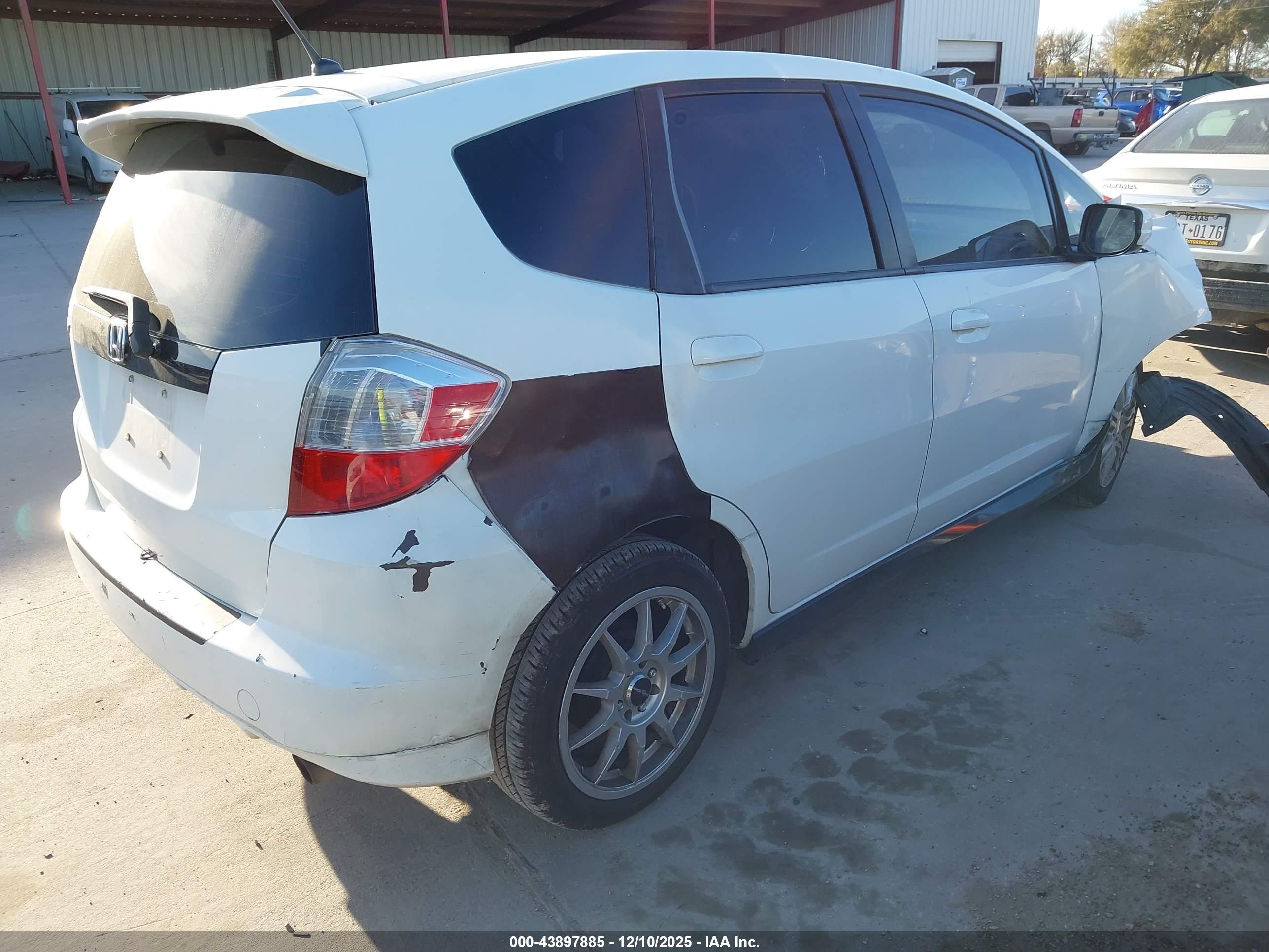 HONDA FIT image 4