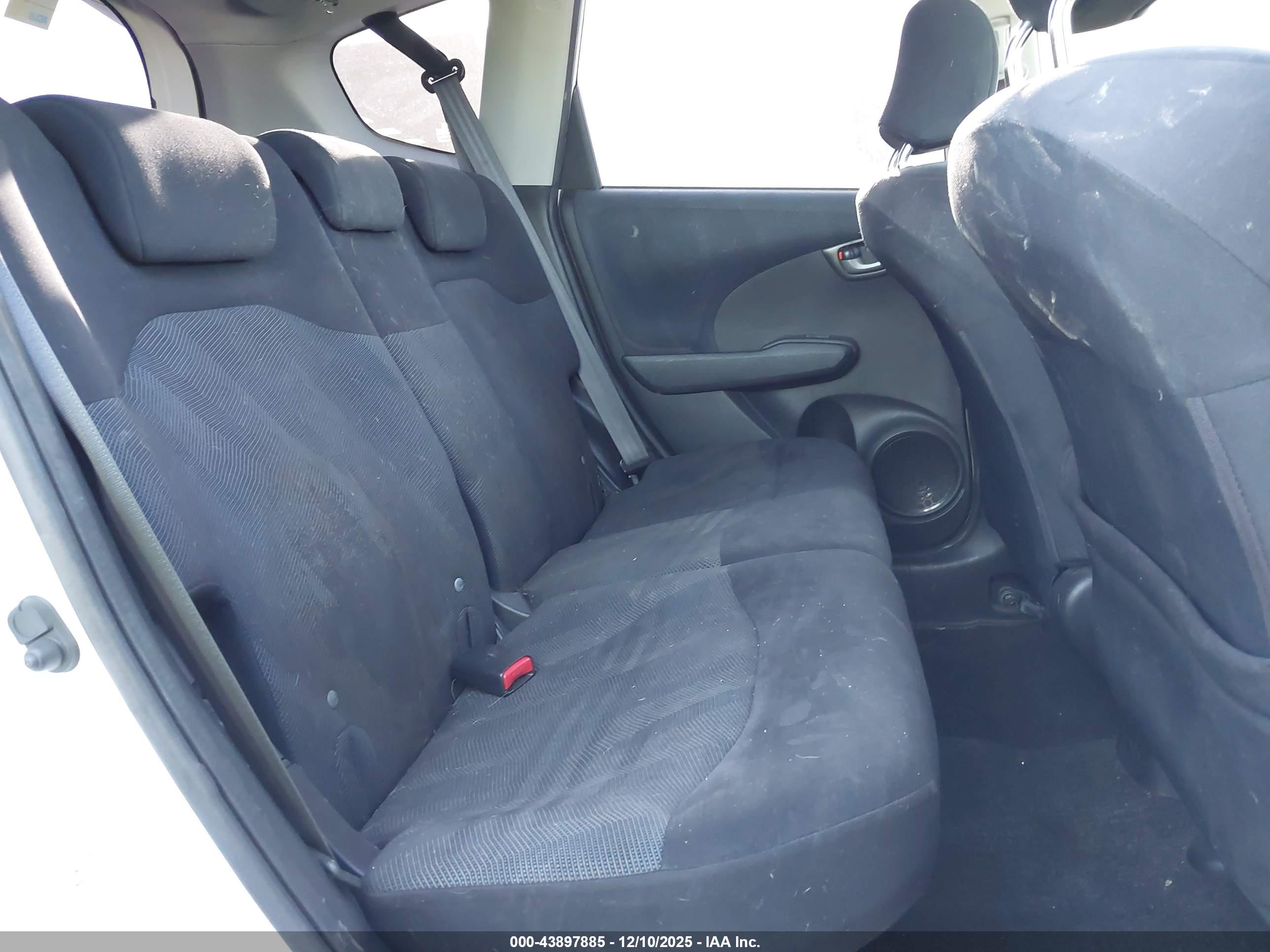 HONDA FIT image 8