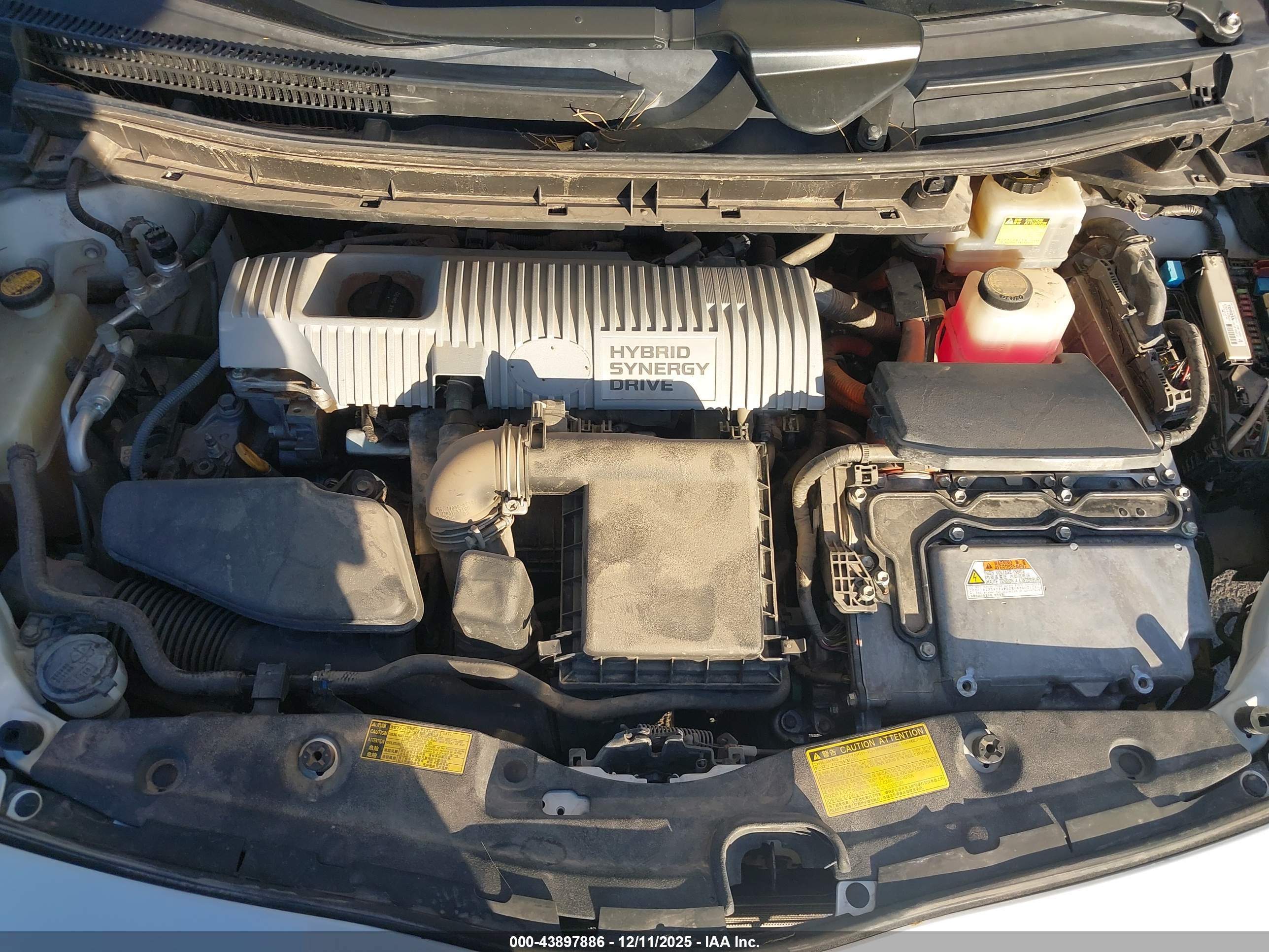 TOYOTA PRIUS image 10