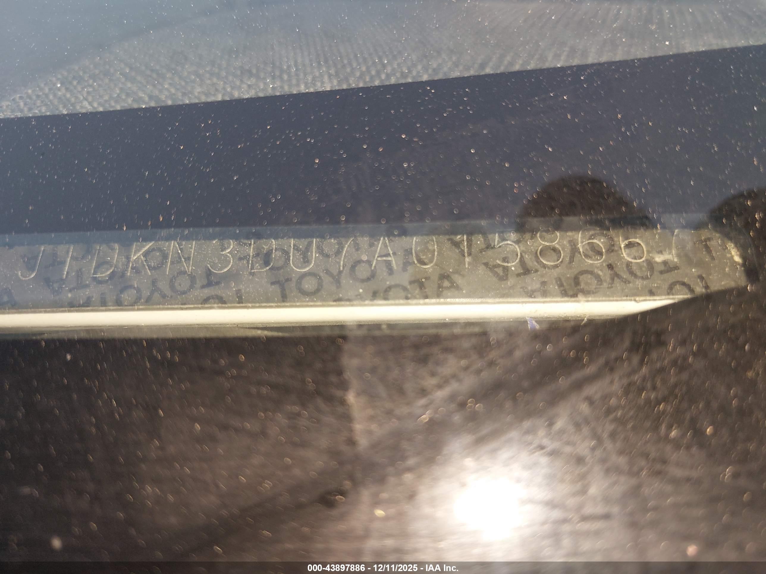 TOYOTA PRIUS image 9
