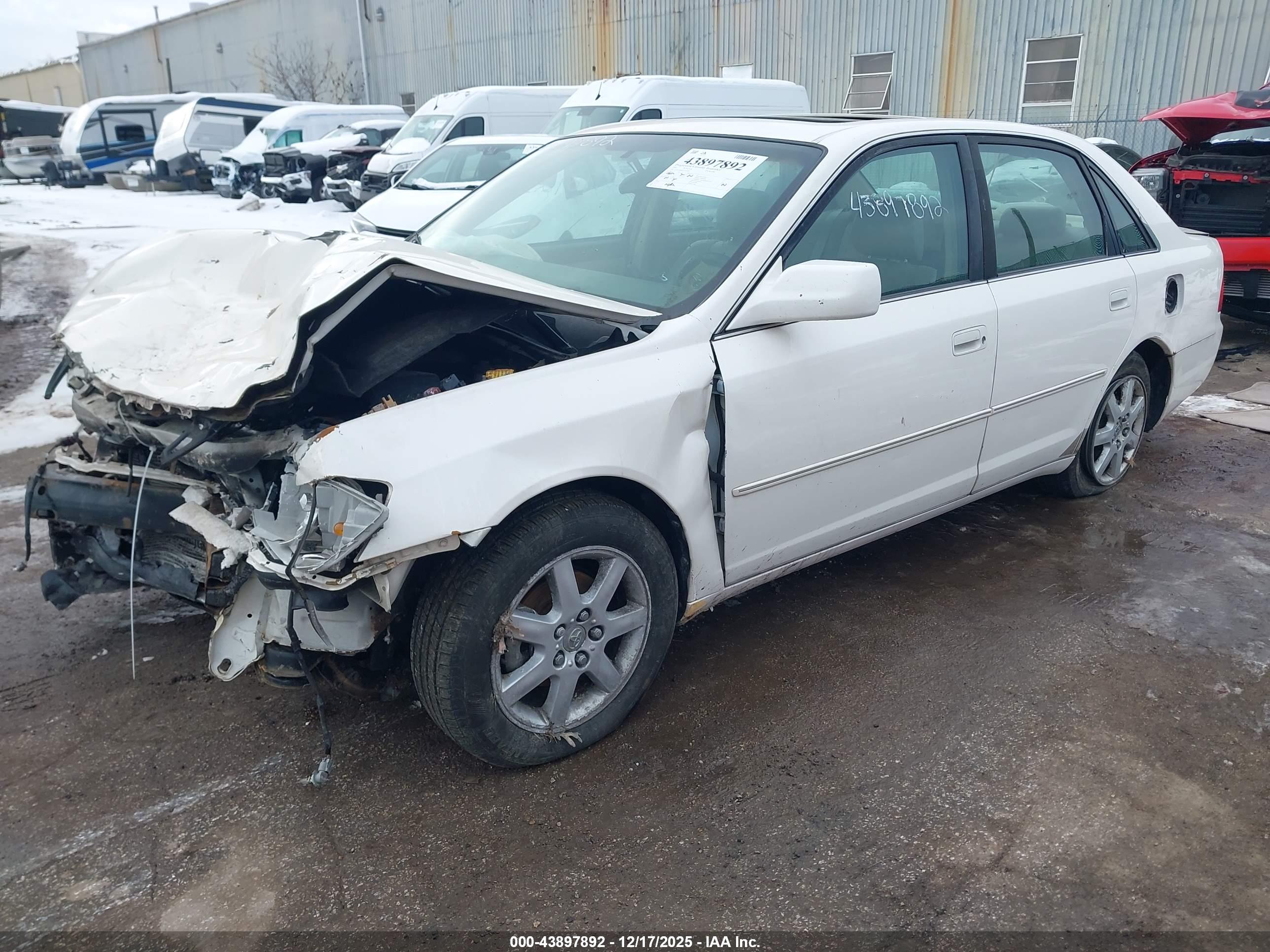 TOYOTA AVALON image 2