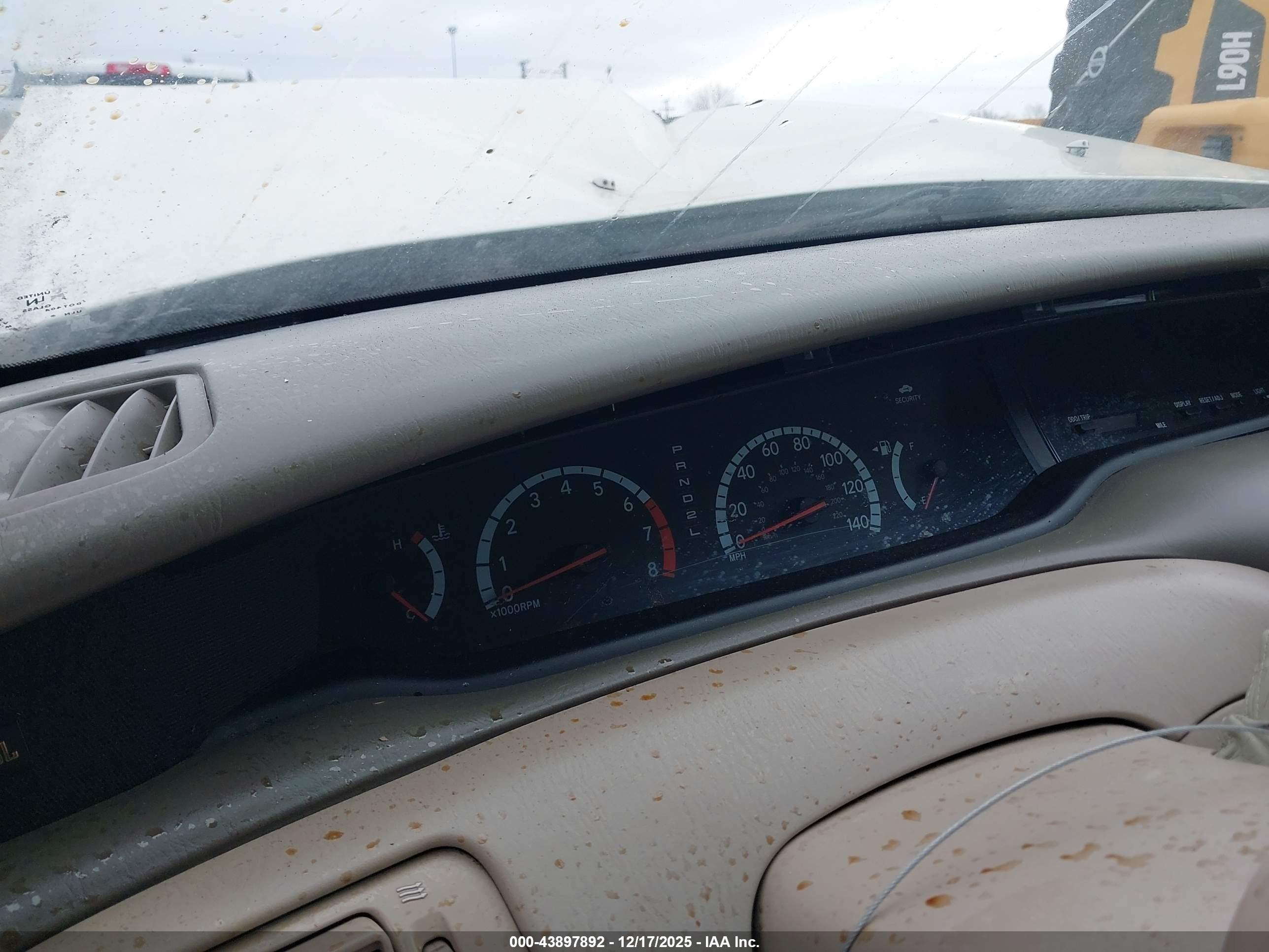 TOYOTA AVALON image 7