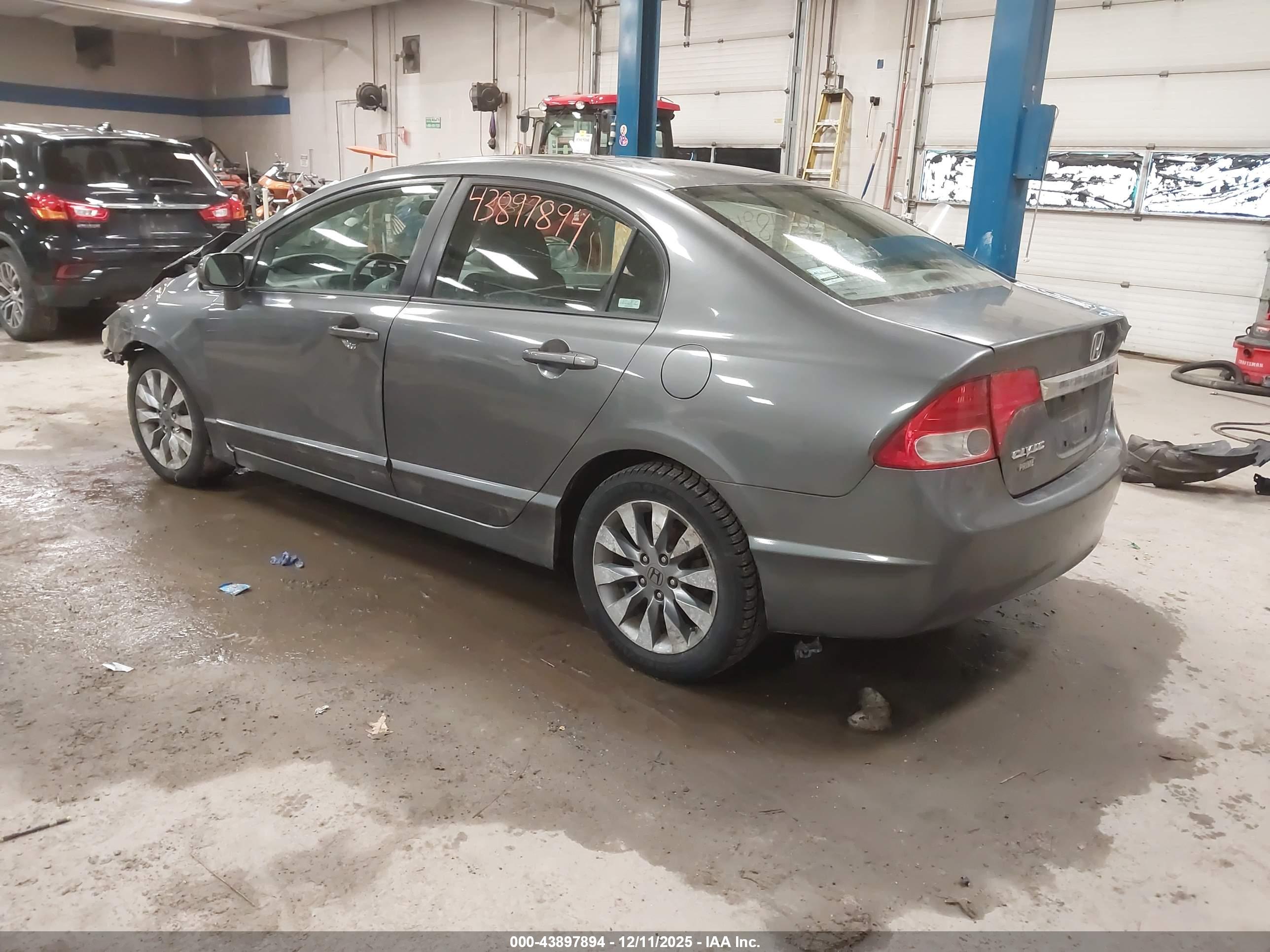 HONDA CIVIC image 3