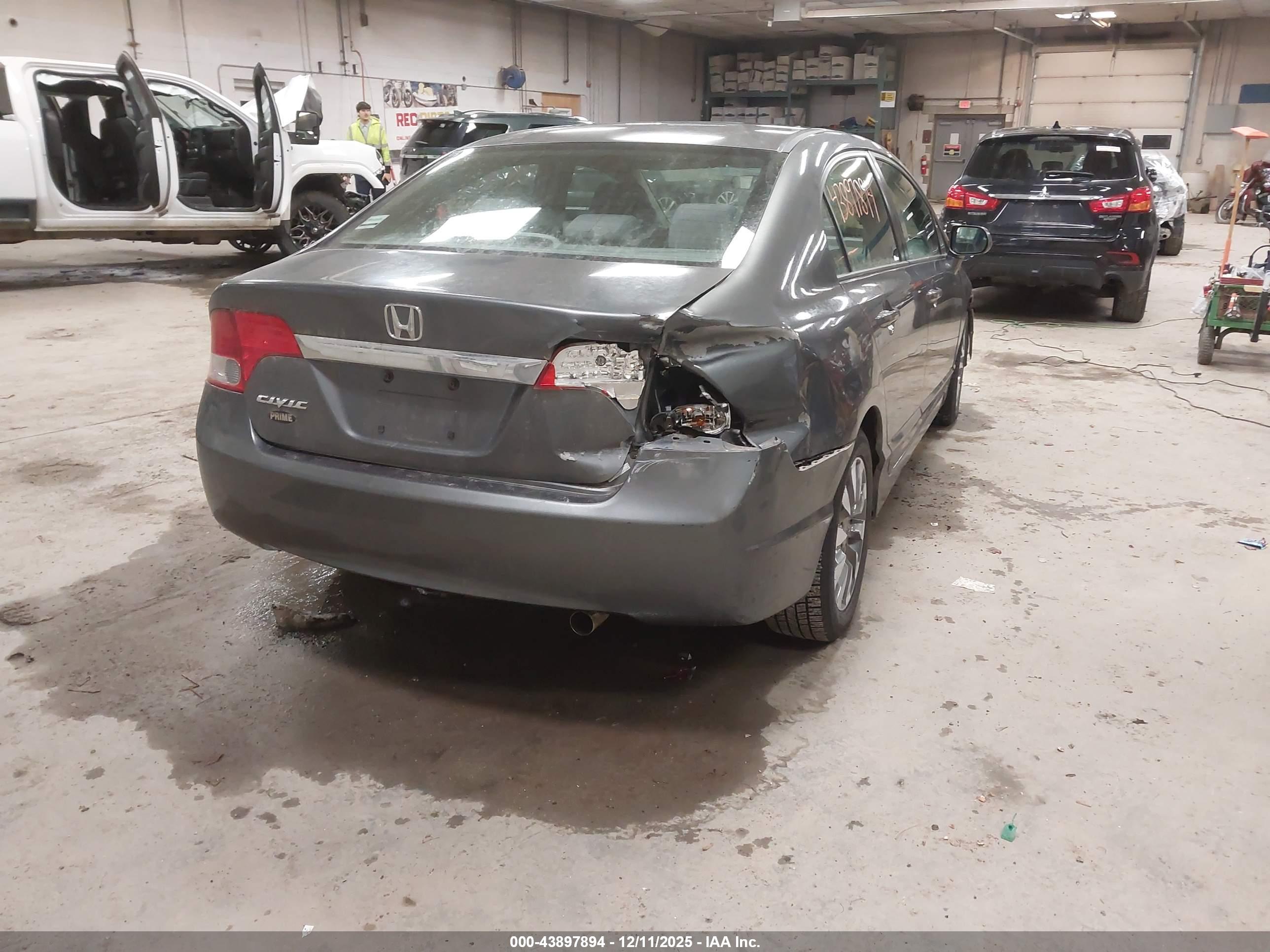 HONDA CIVIC image 4