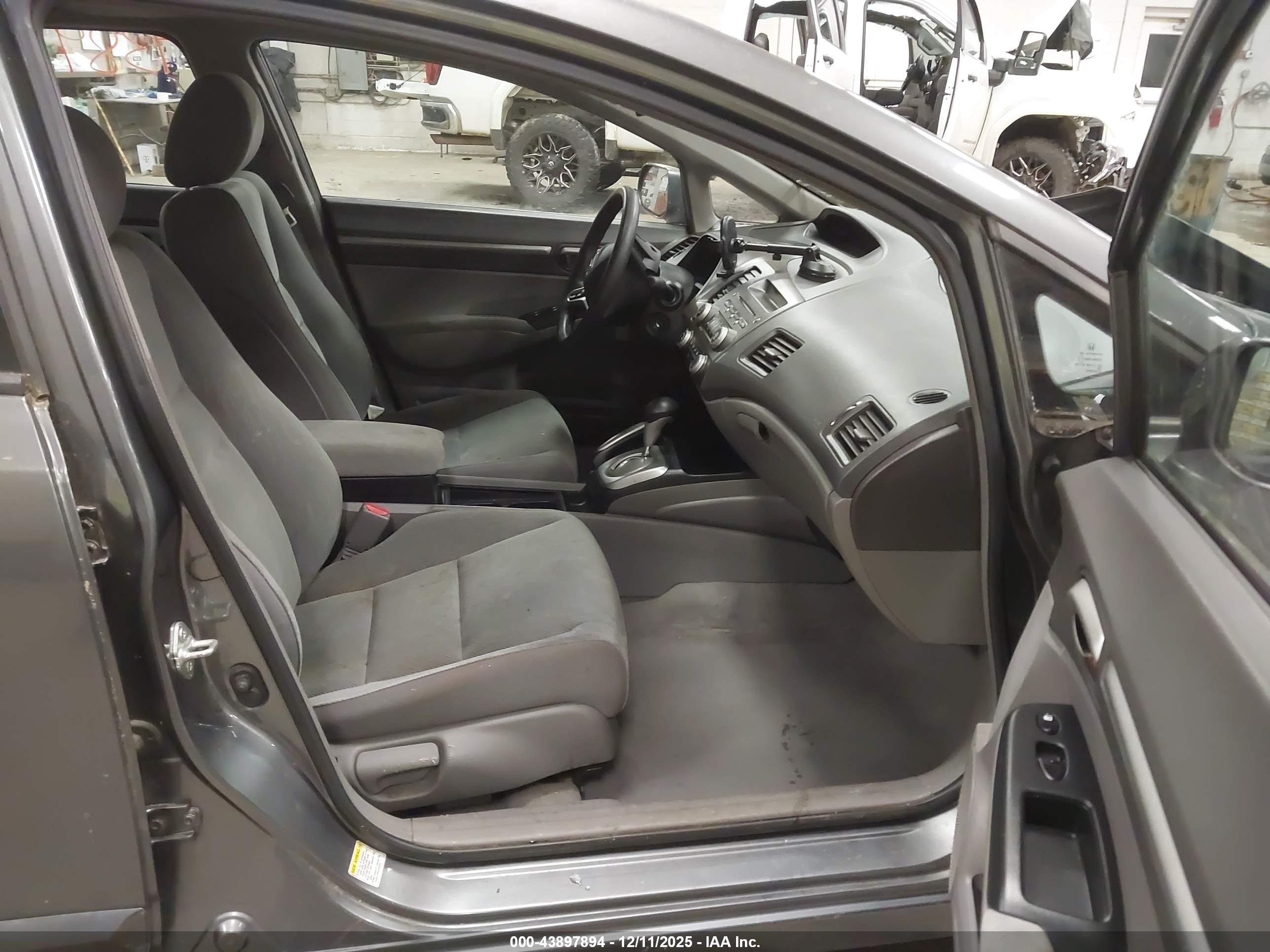 HONDA CIVIC image 5