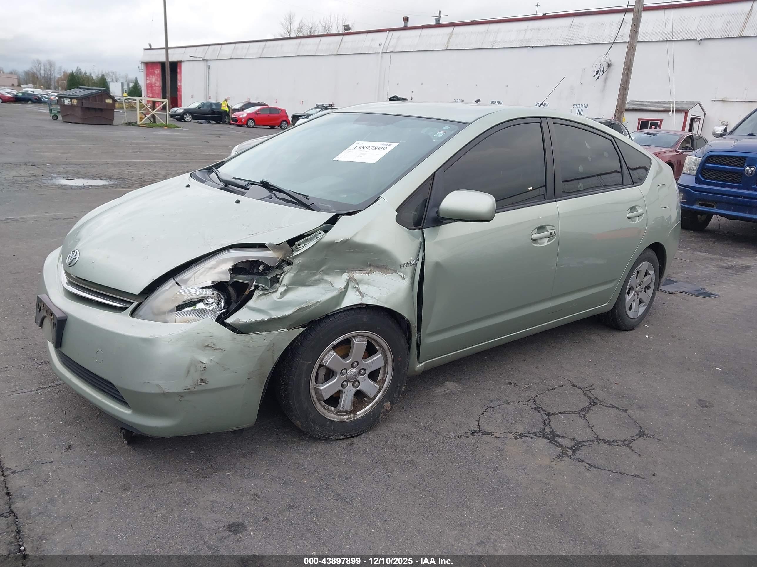 TOYOTA PRIUS image 2
