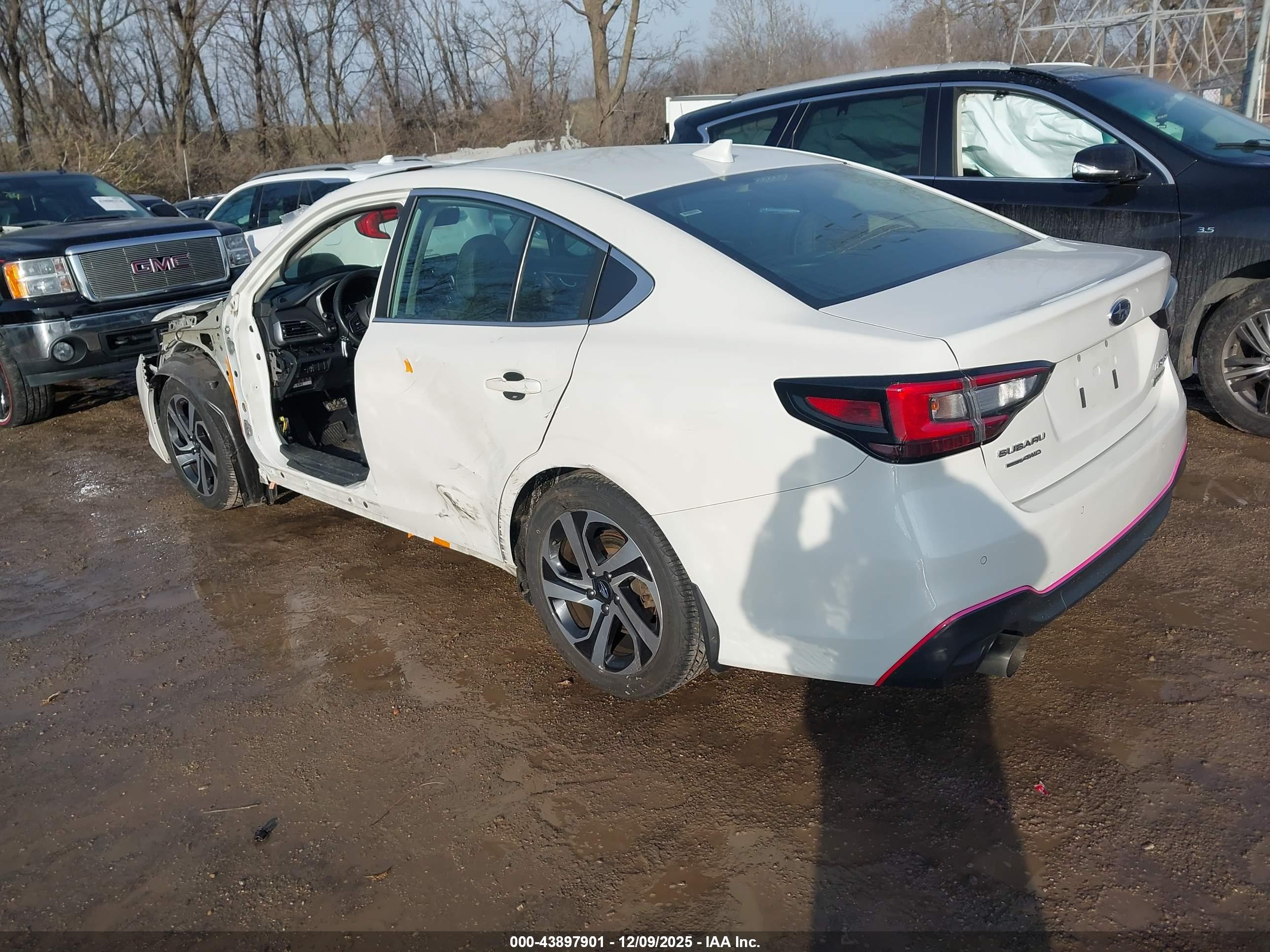 SUBARU LEGACY image 3