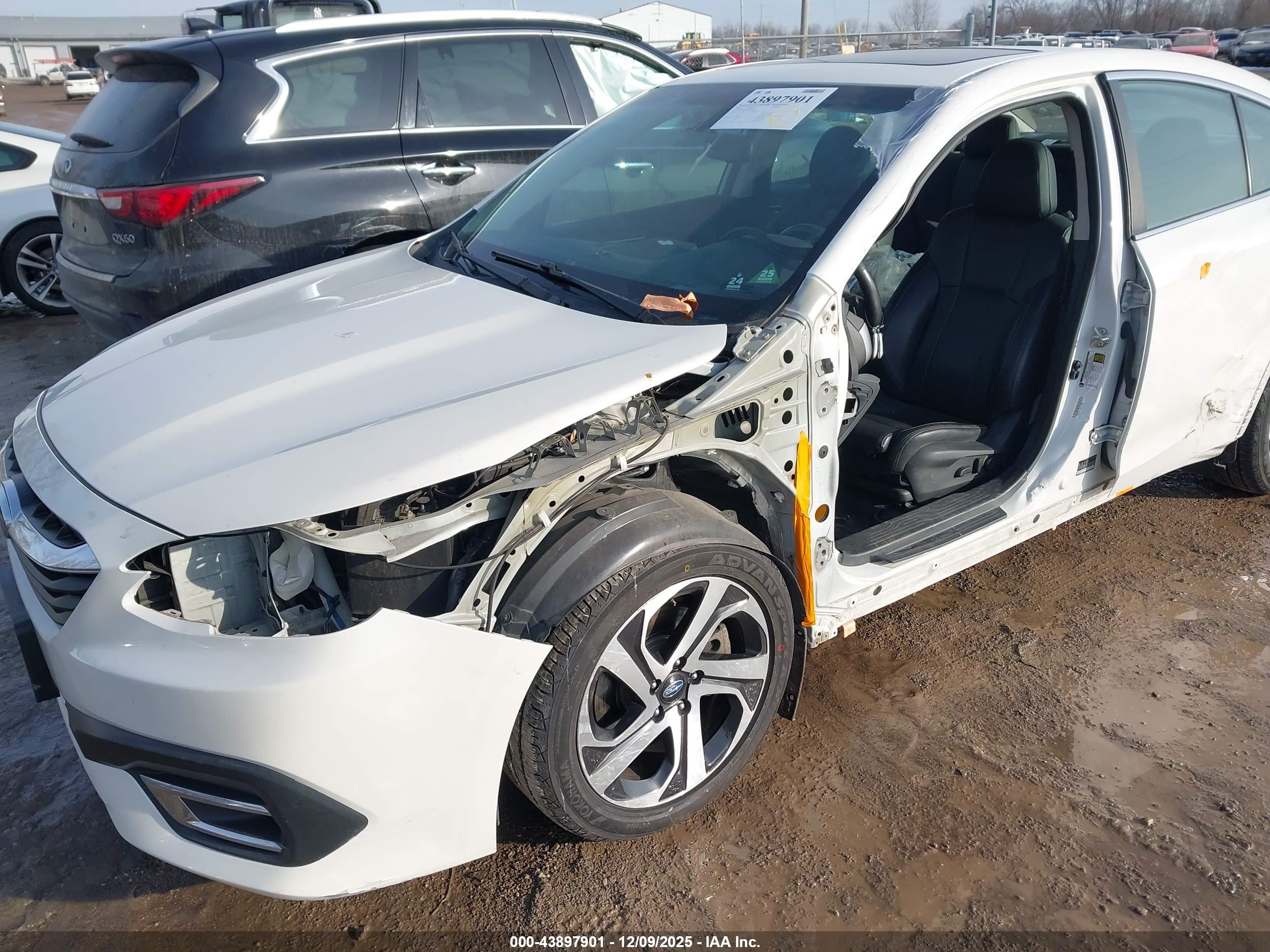 SUBARU LEGACY image 6