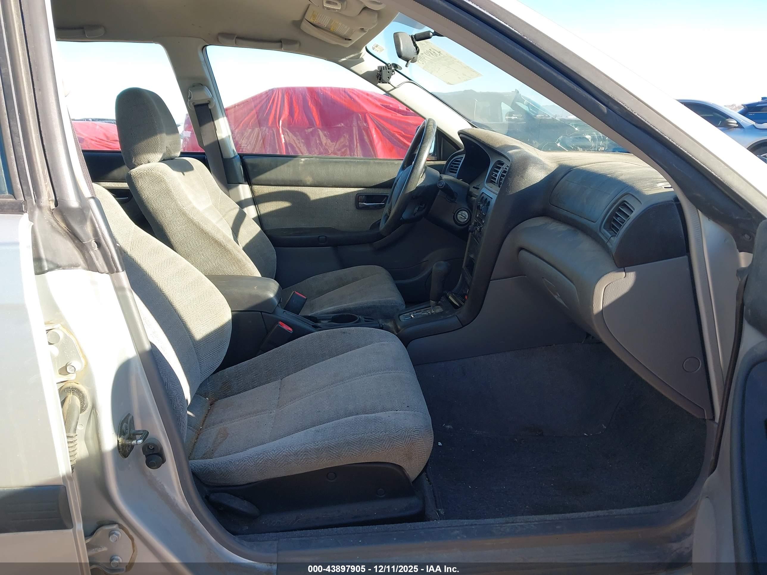 SUBARU LEGACY image 5