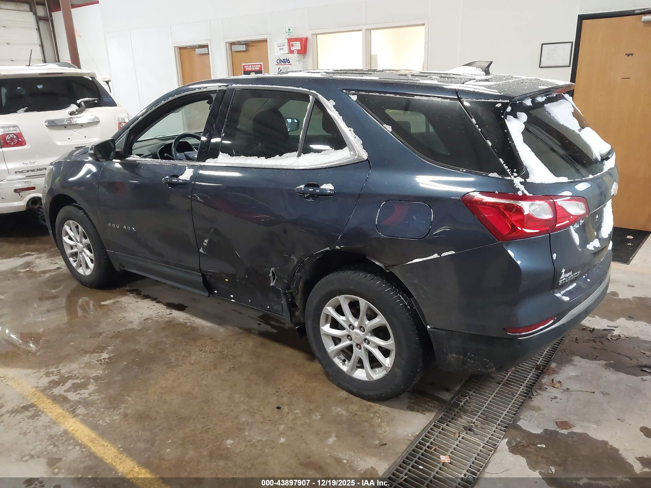 CHEVROLET EQUINOX image 3