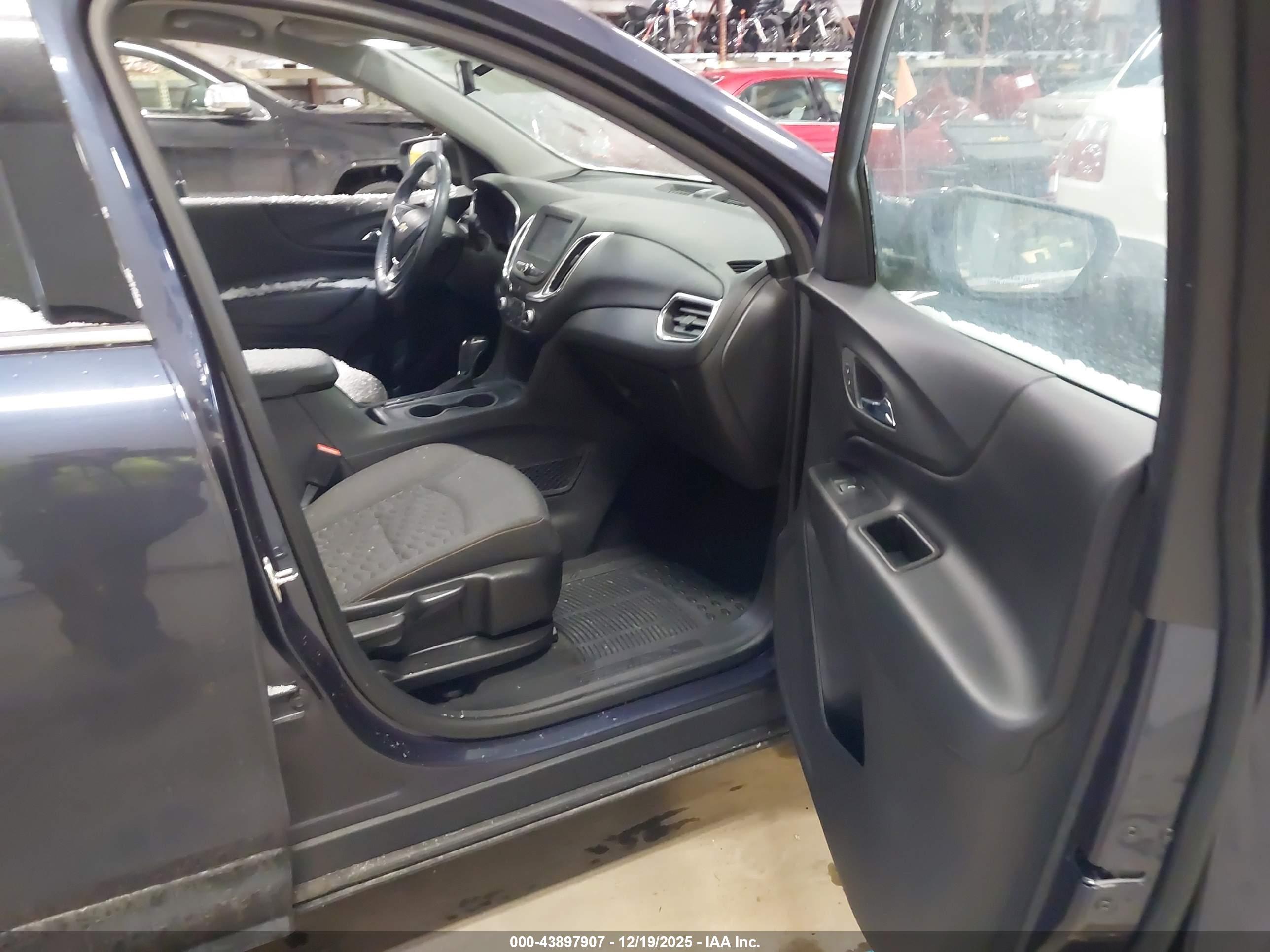 CHEVROLET EQUINOX image 5