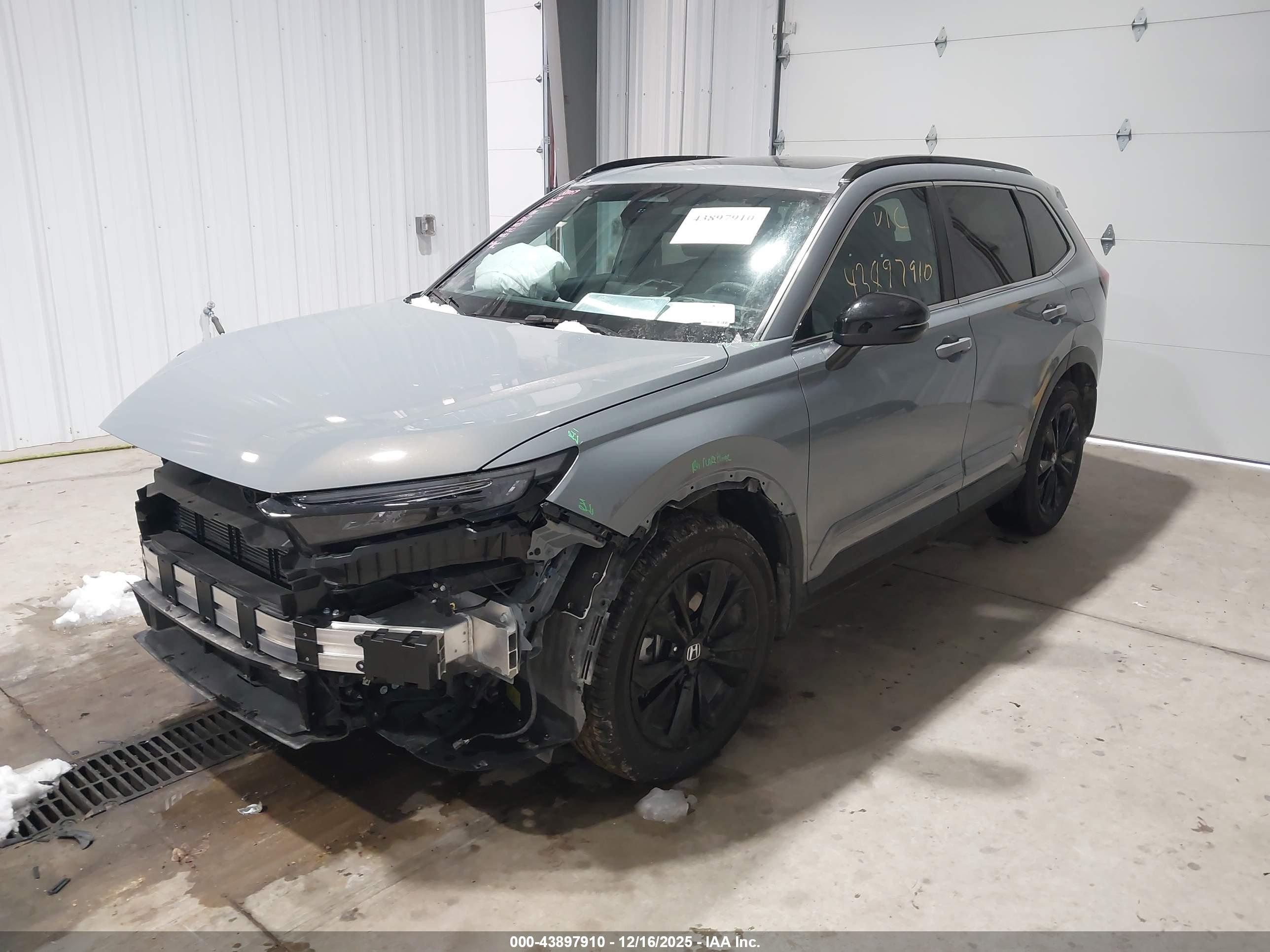 HONDA CR-V image 2
