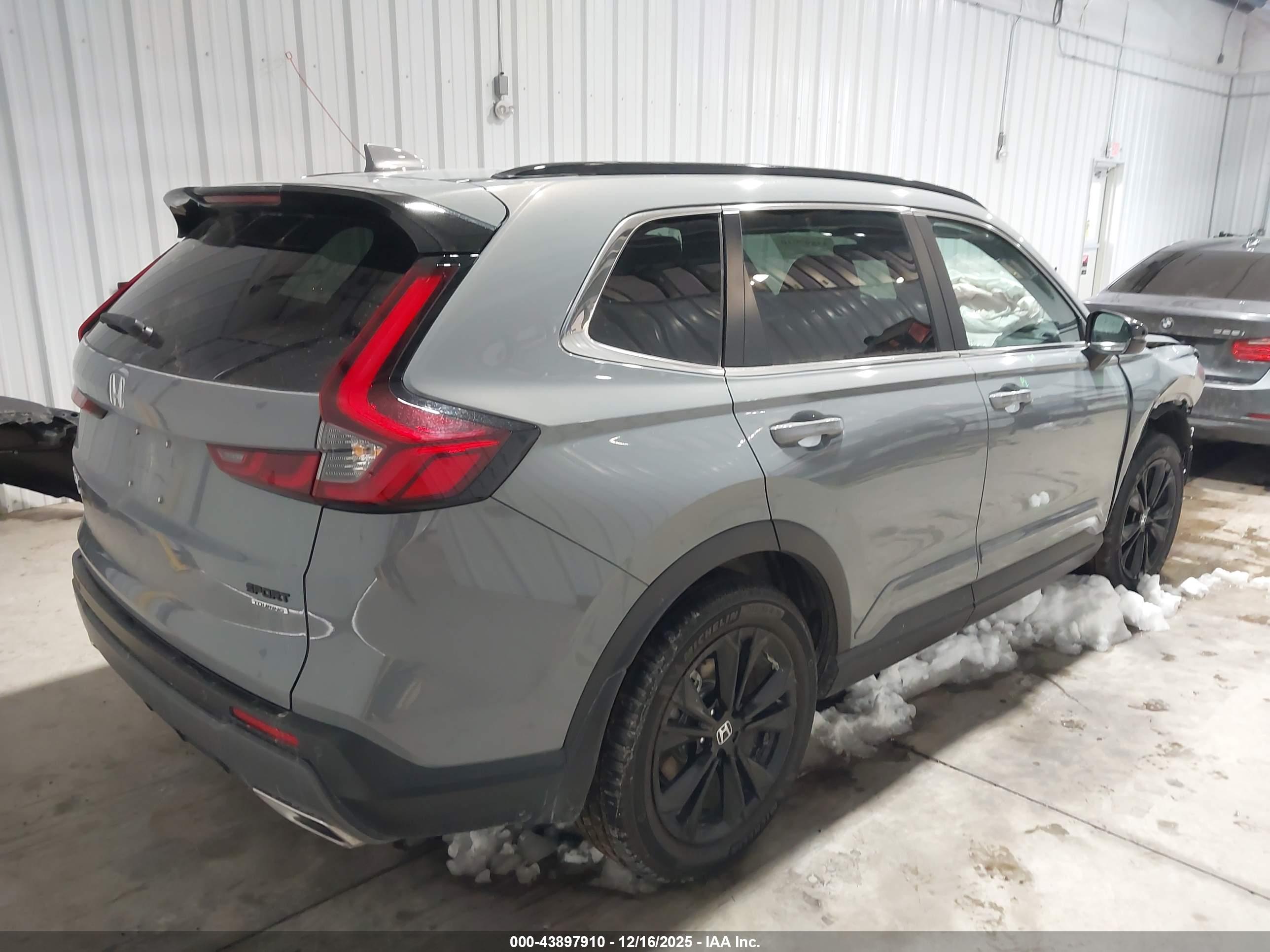 HONDA CR-V image 4