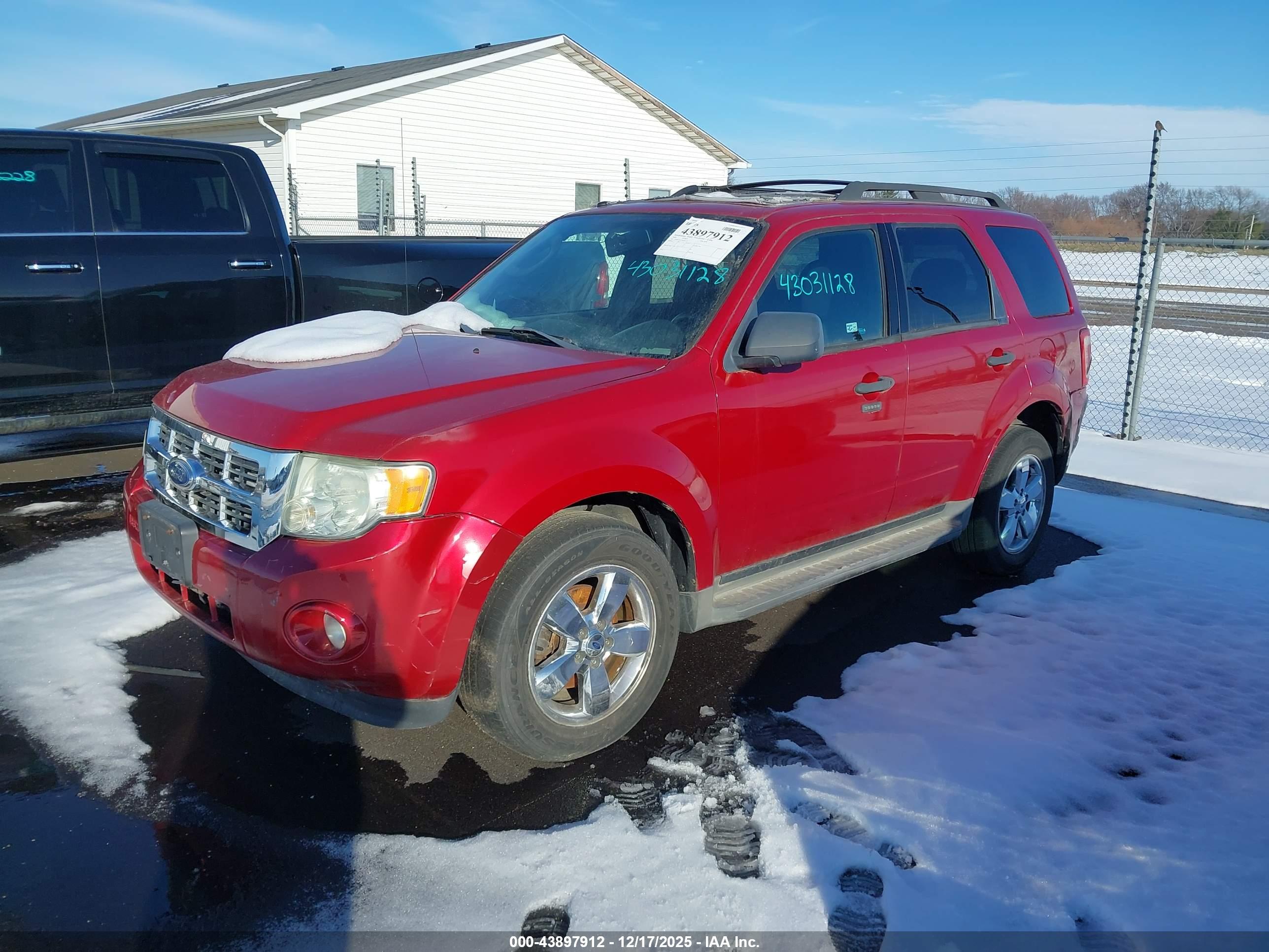FORD ESCAPE image 2