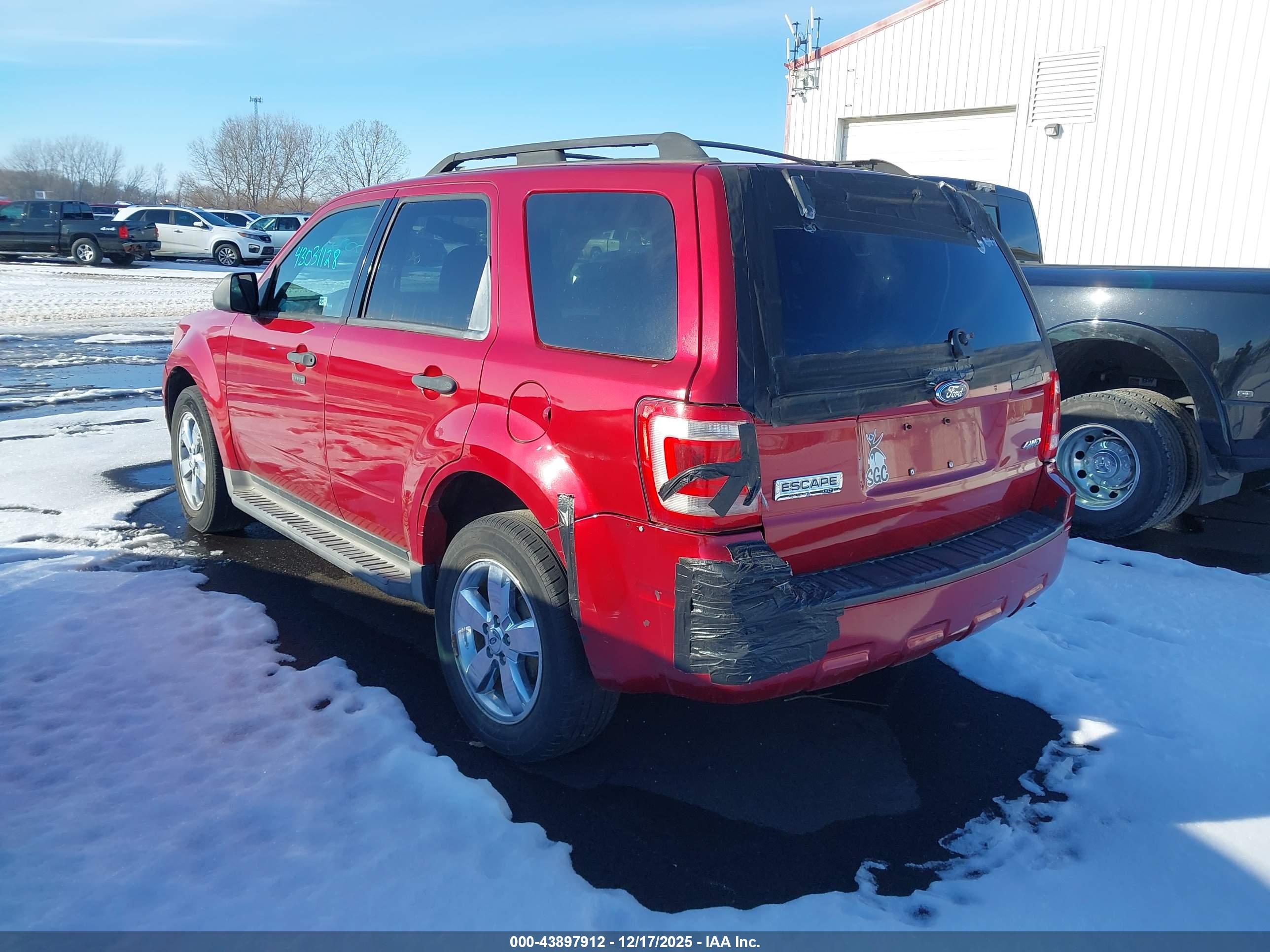 FORD ESCAPE image 3