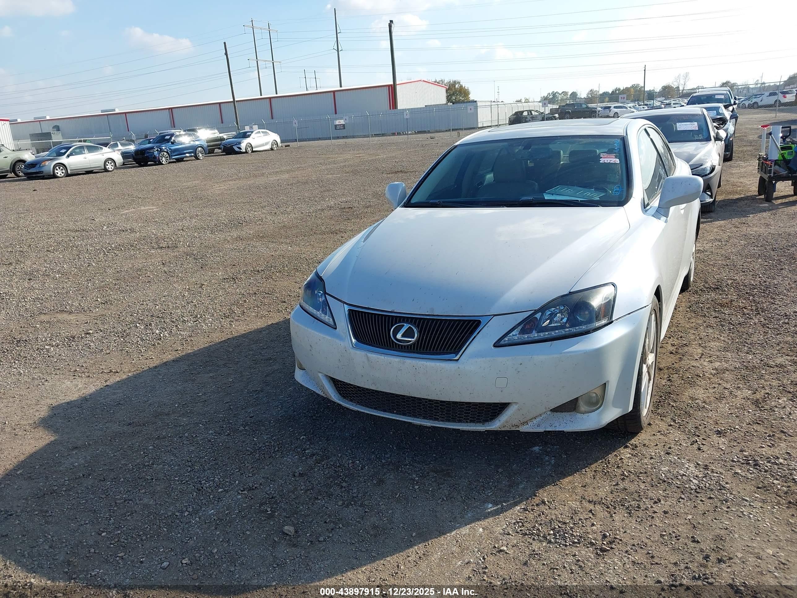 LEXUS IS image 6