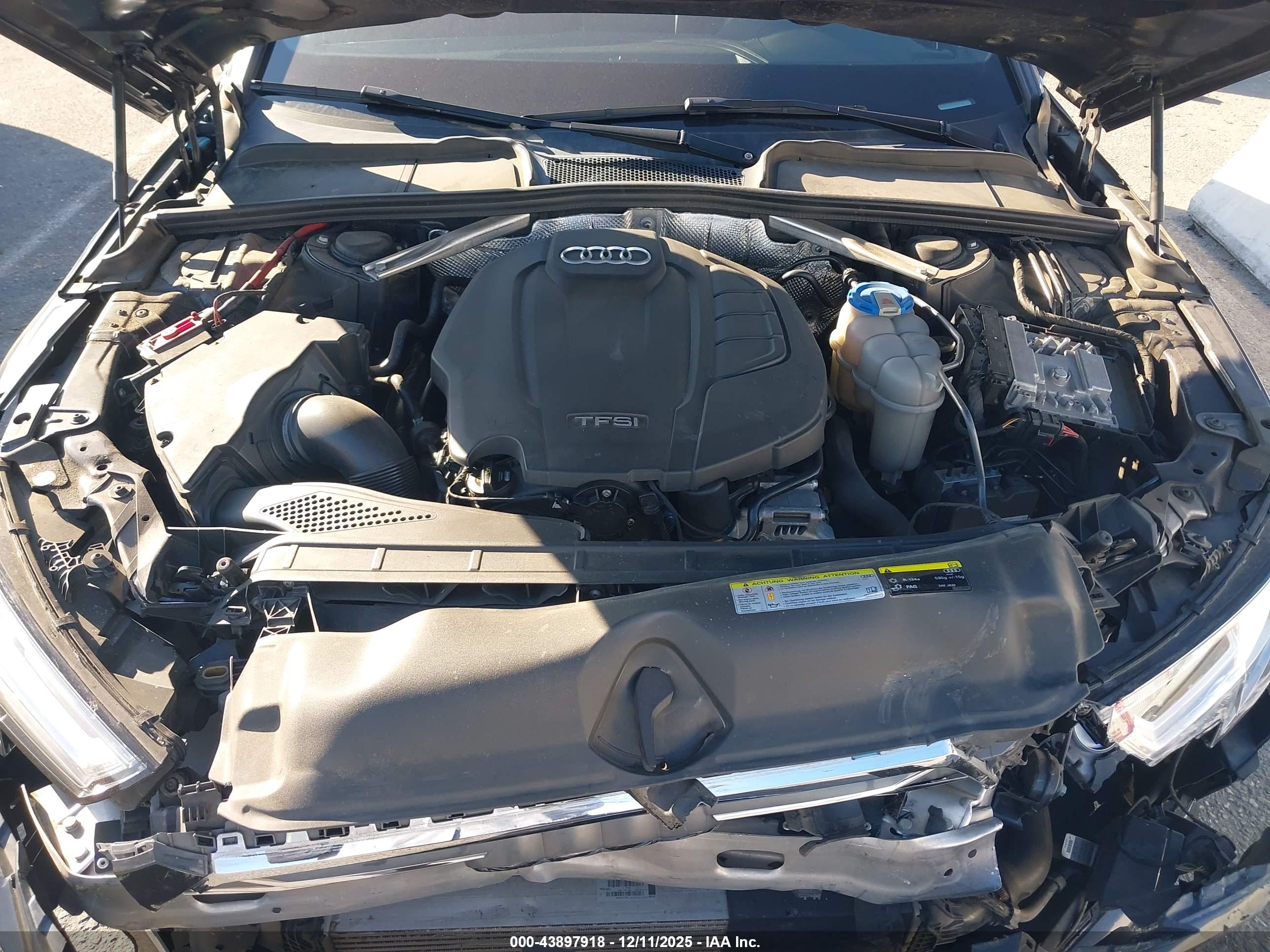 AUDI A4 image 10