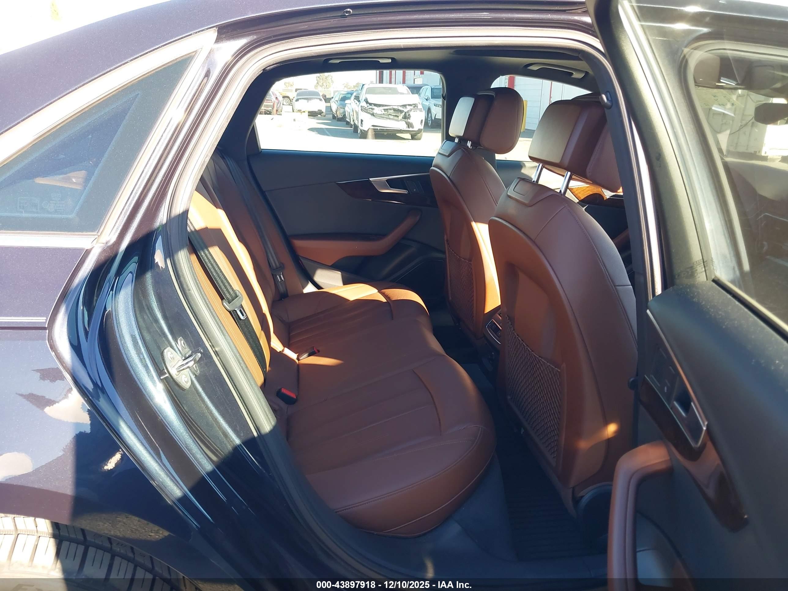 AUDI A4 image 8