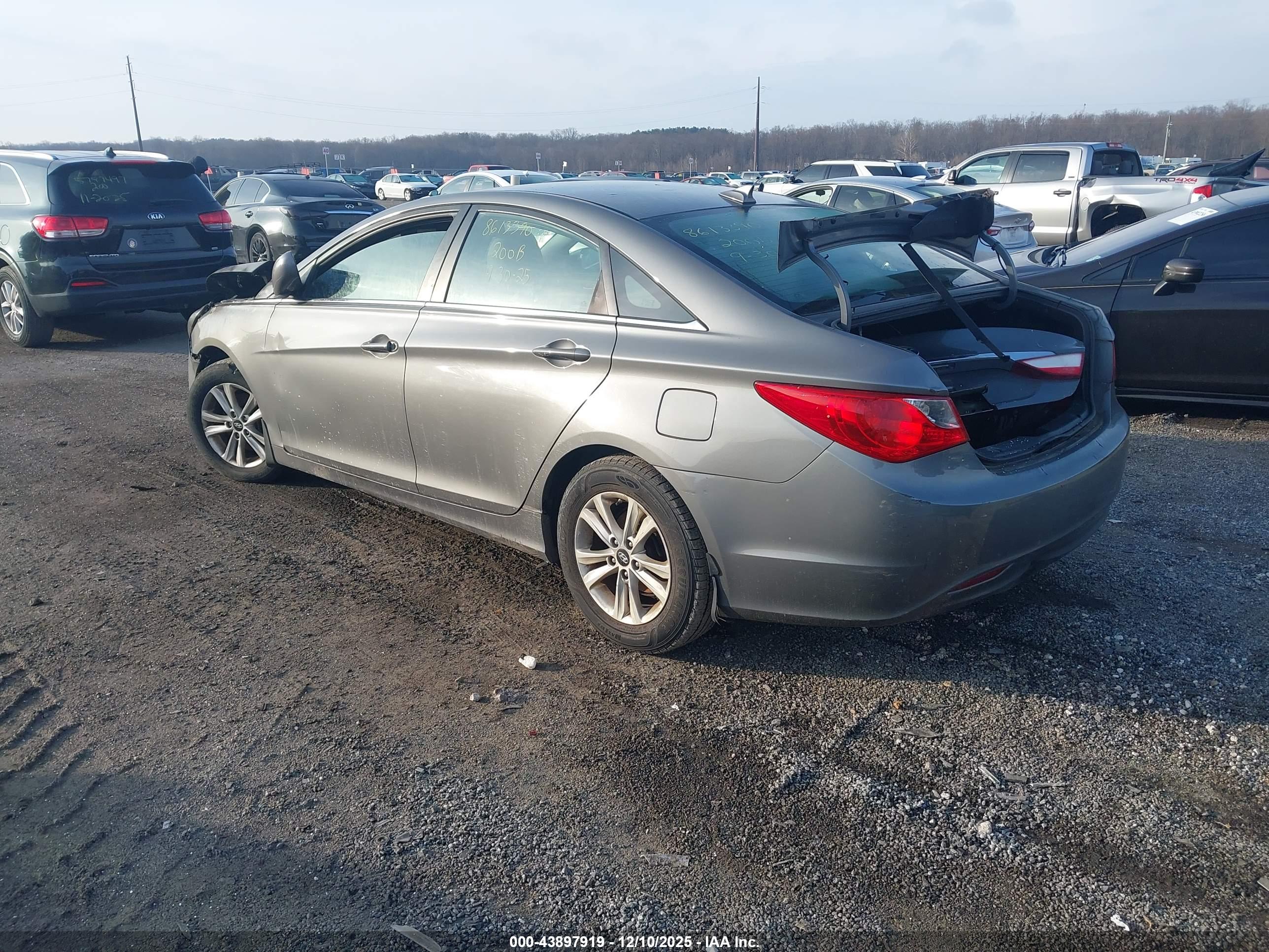 HYUNDAI SONATA image 3