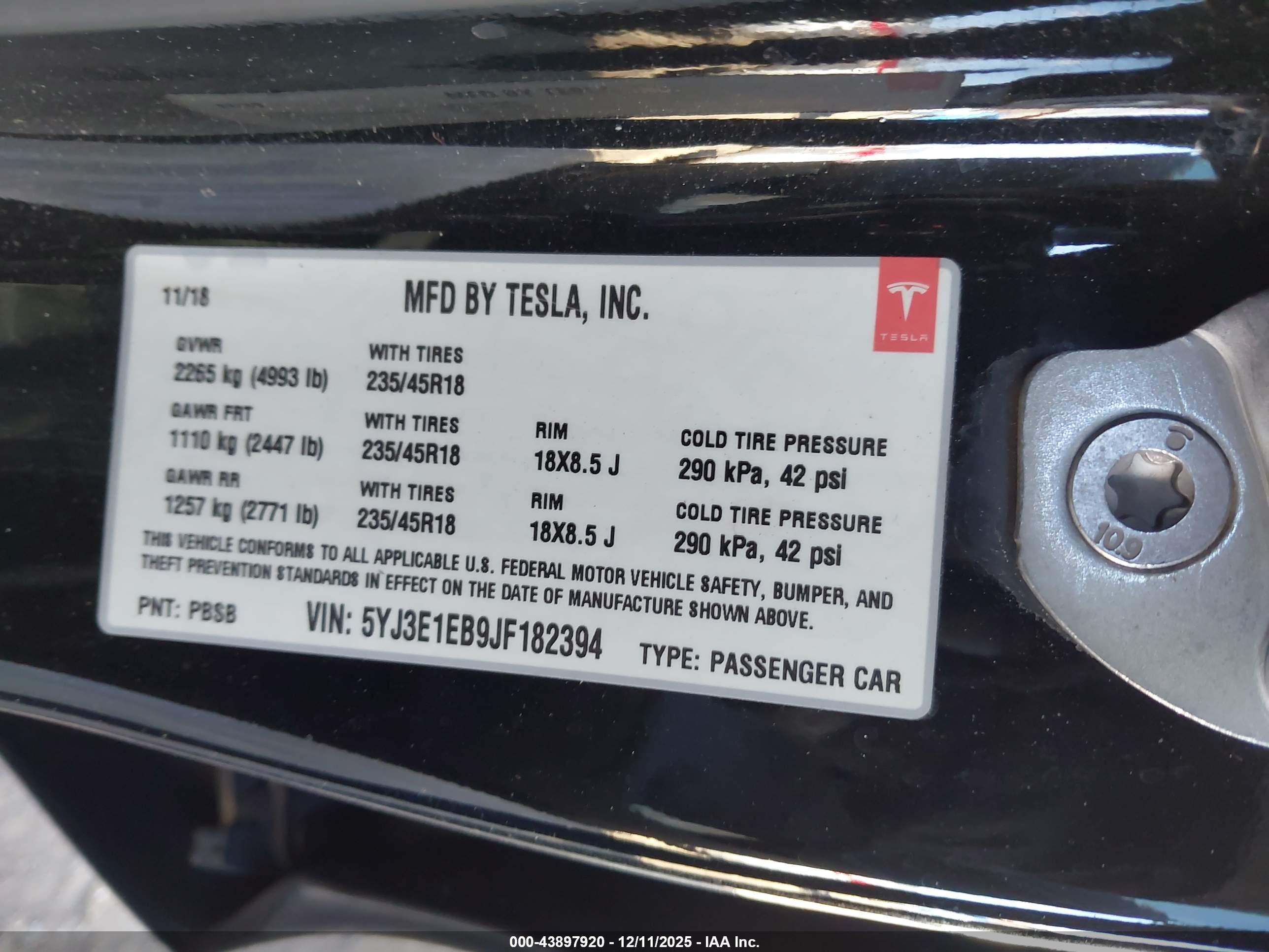 TESLA MODEL image 9