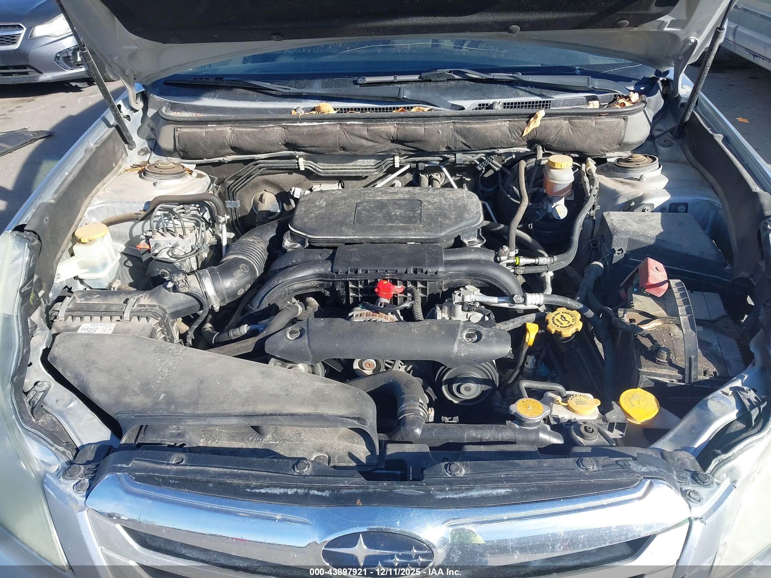 SUBARU OUTBACK image 10