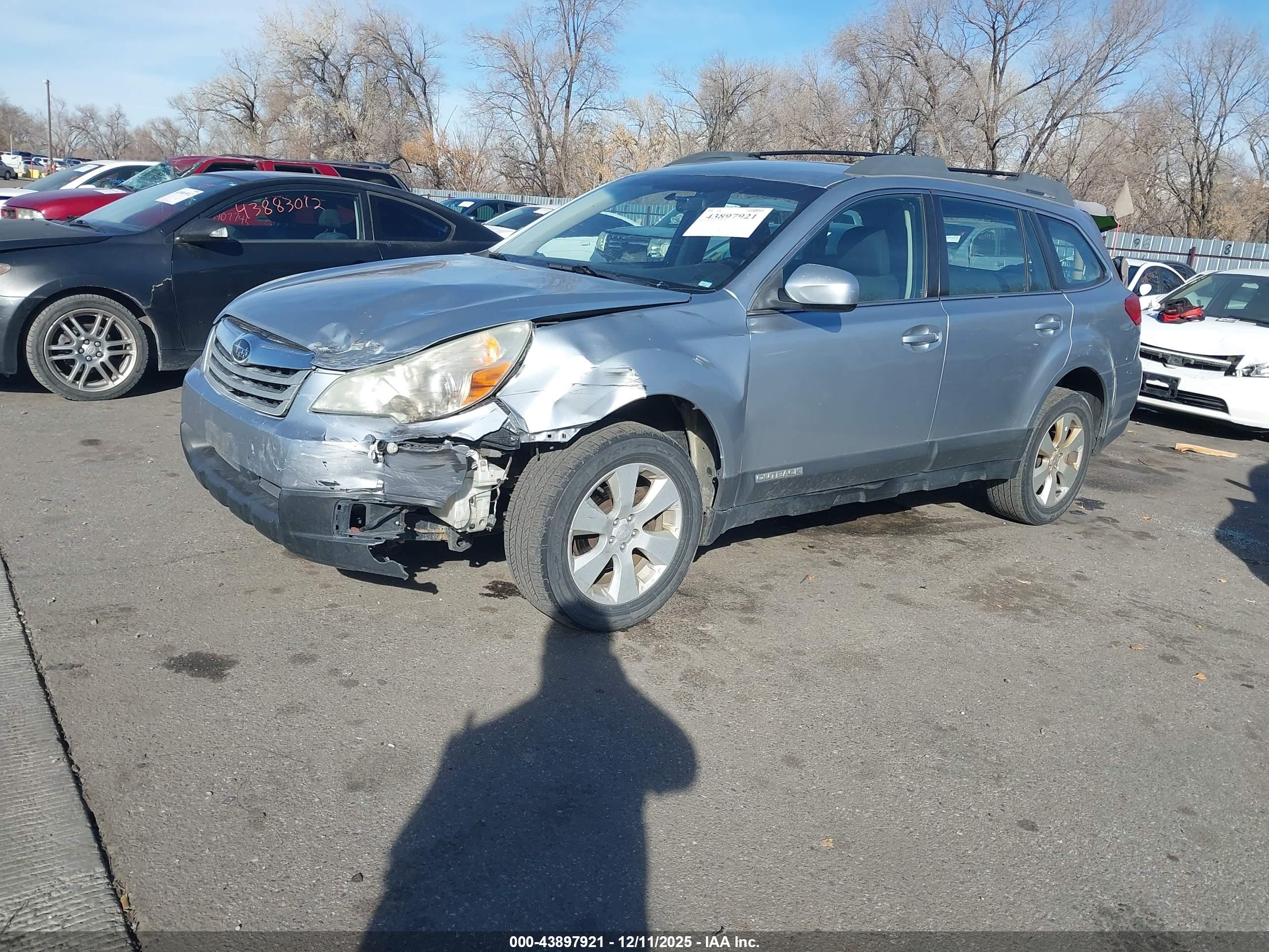SUBARU OUTBACK image 2