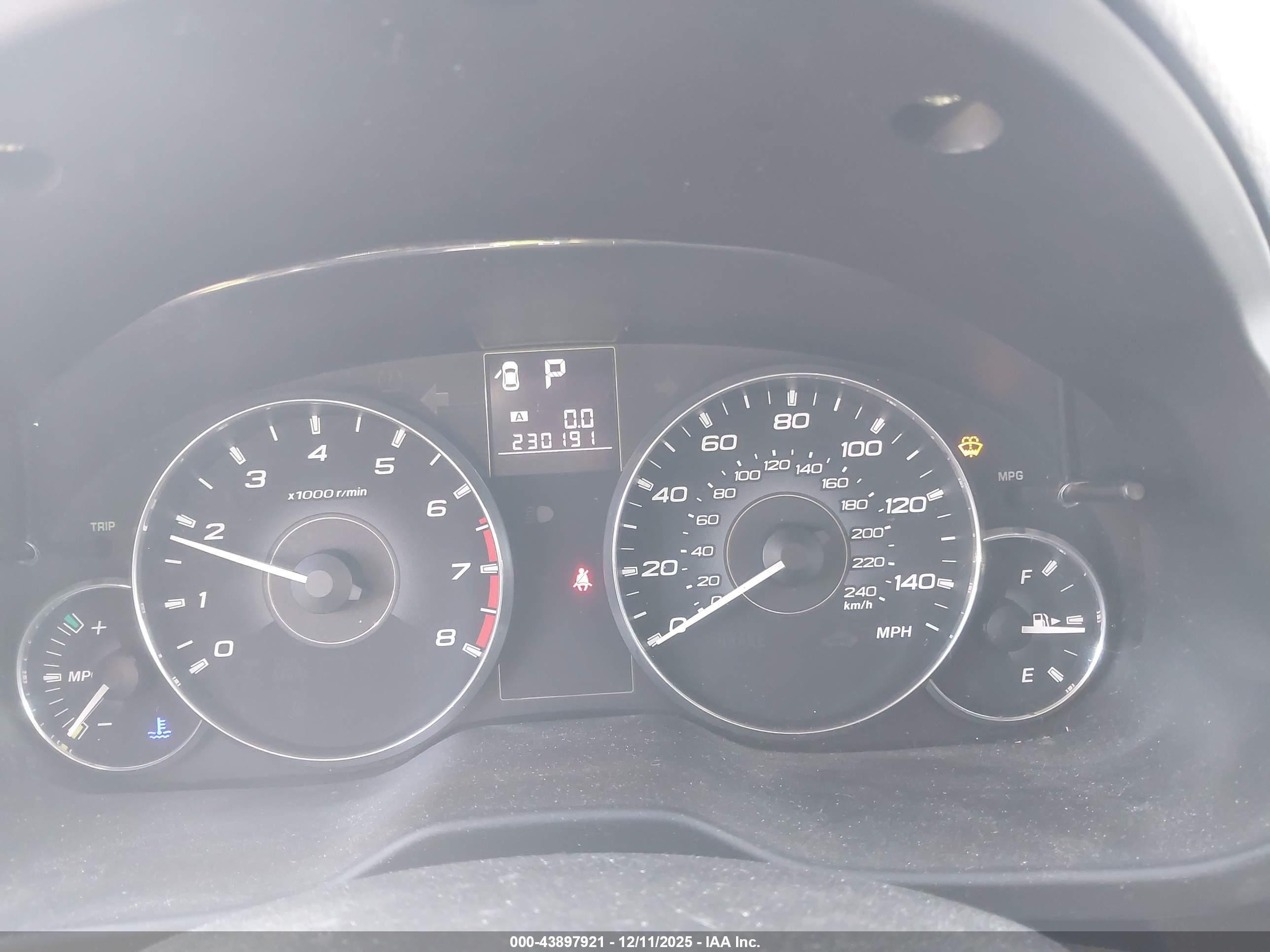 SUBARU OUTBACK image 7