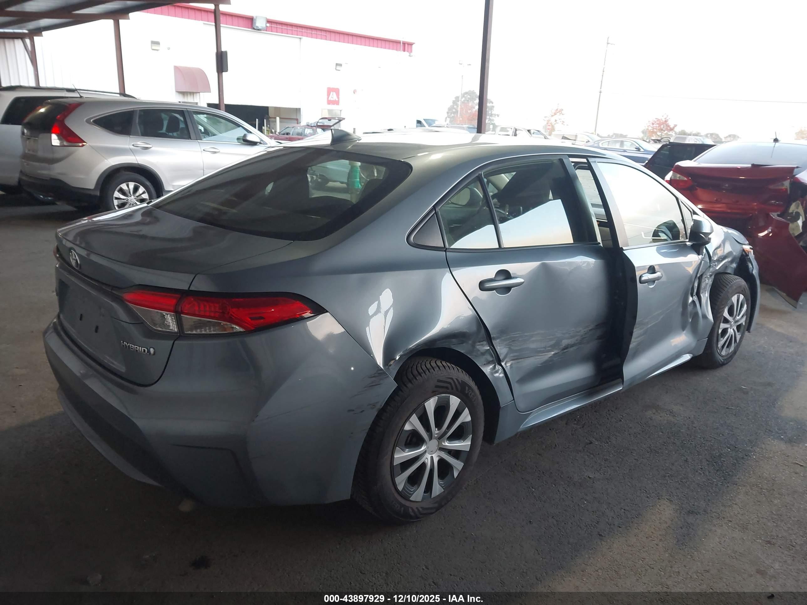 TOYOTA COROLLA image 4