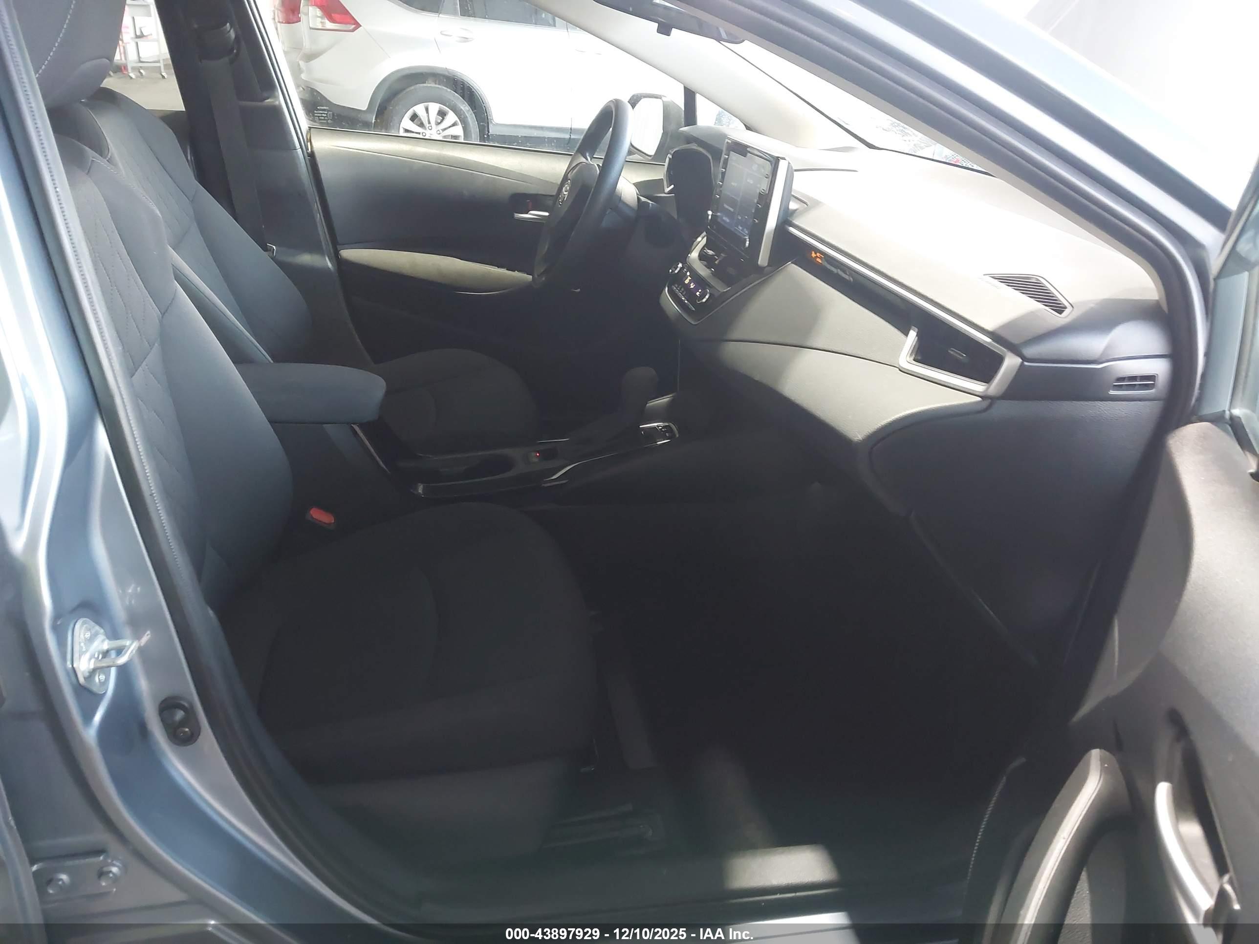 TOYOTA COROLLA image 5
