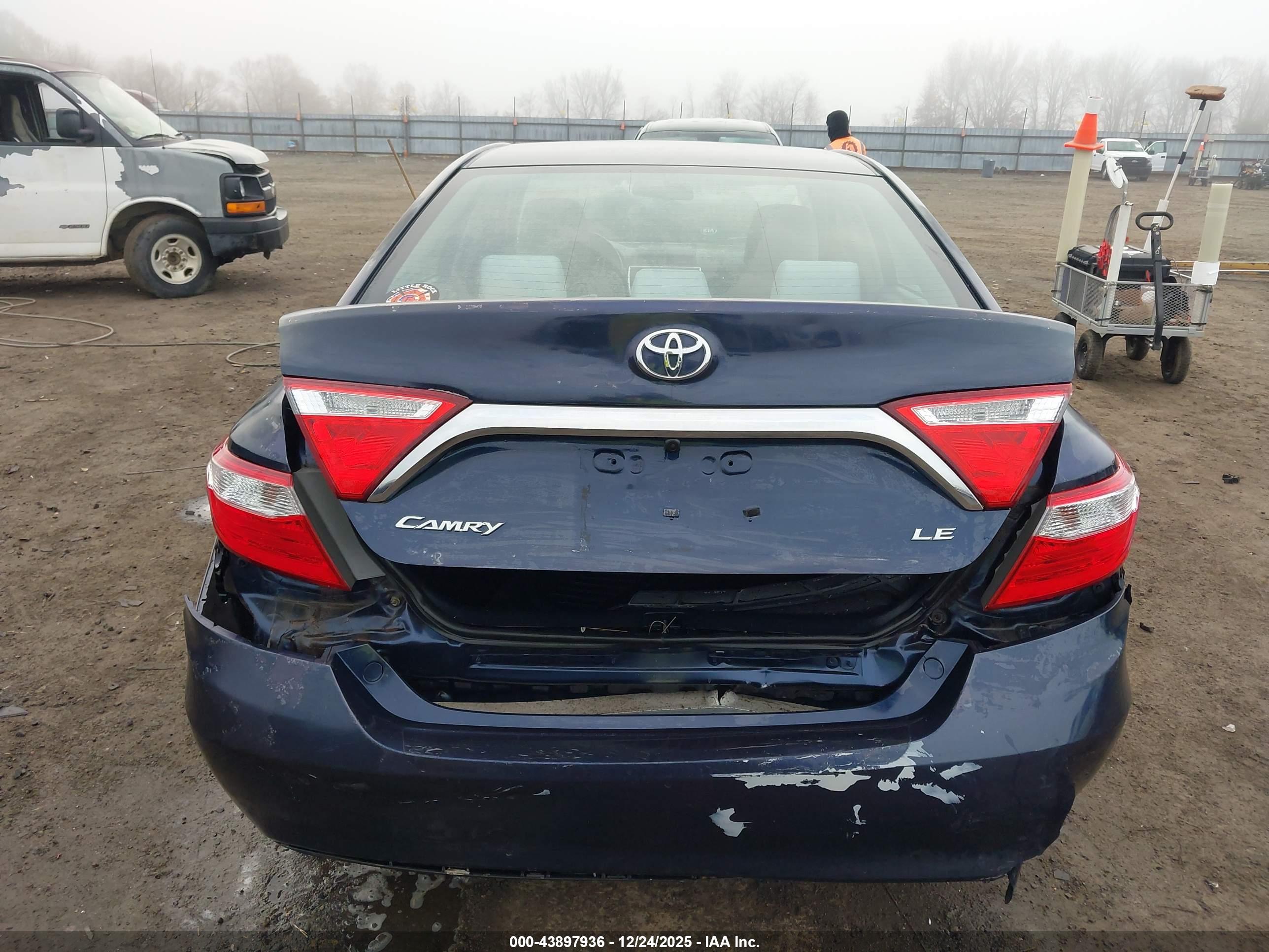 TOYOTA CAMRY image 6