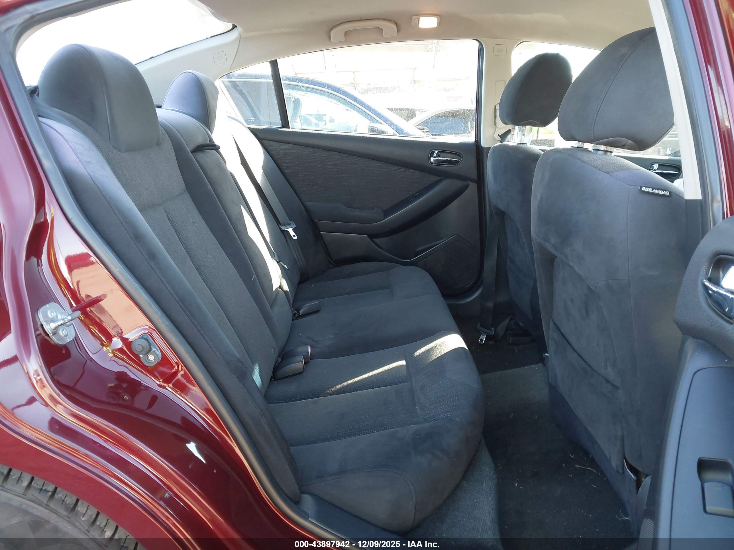 NISSAN ALTIMA image 8
